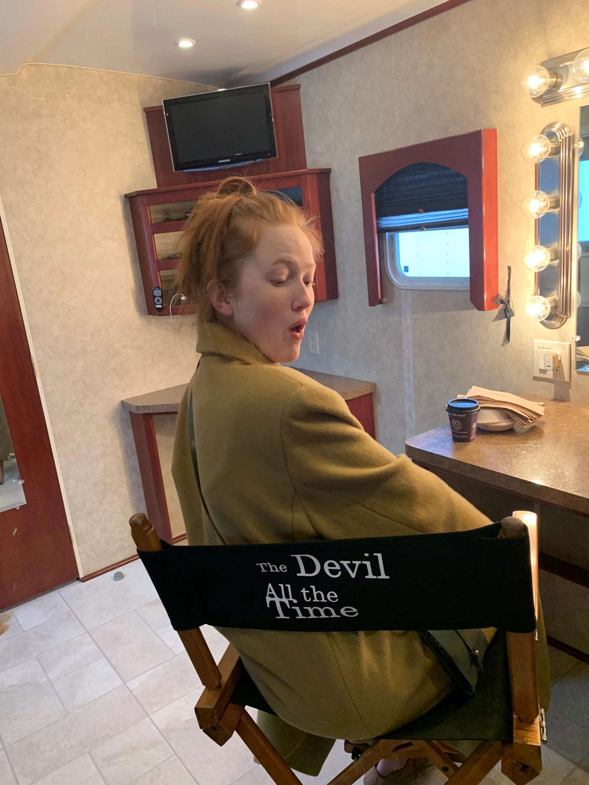 BTS: Abby Glover- The Devil All The Time (Netflix 2020)