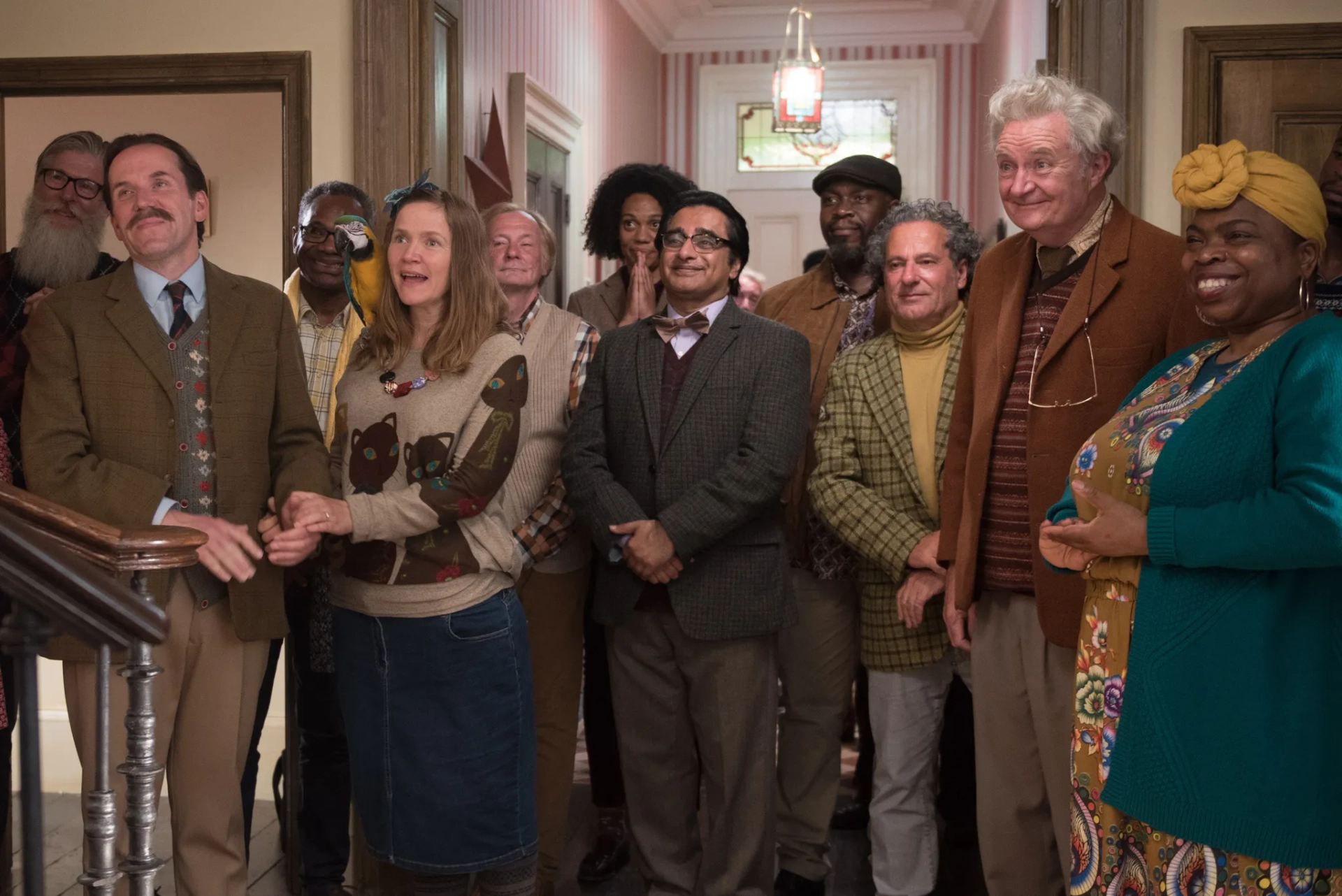 Jim Broadbent, Sanjeev Bhaskar, Robbie Gee, Ben Miller, Jessica Hynes, Shola Adewusi, and Marie-France Alvarez in Paddington 2 (2017)