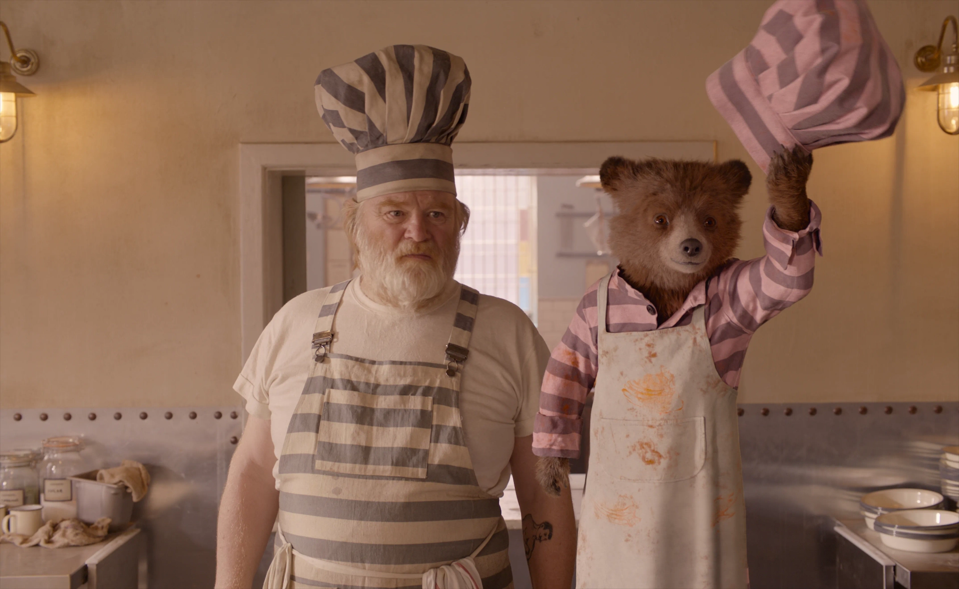 Brendan Gleeson and Ben Whishaw in Paddington 2 (2017)