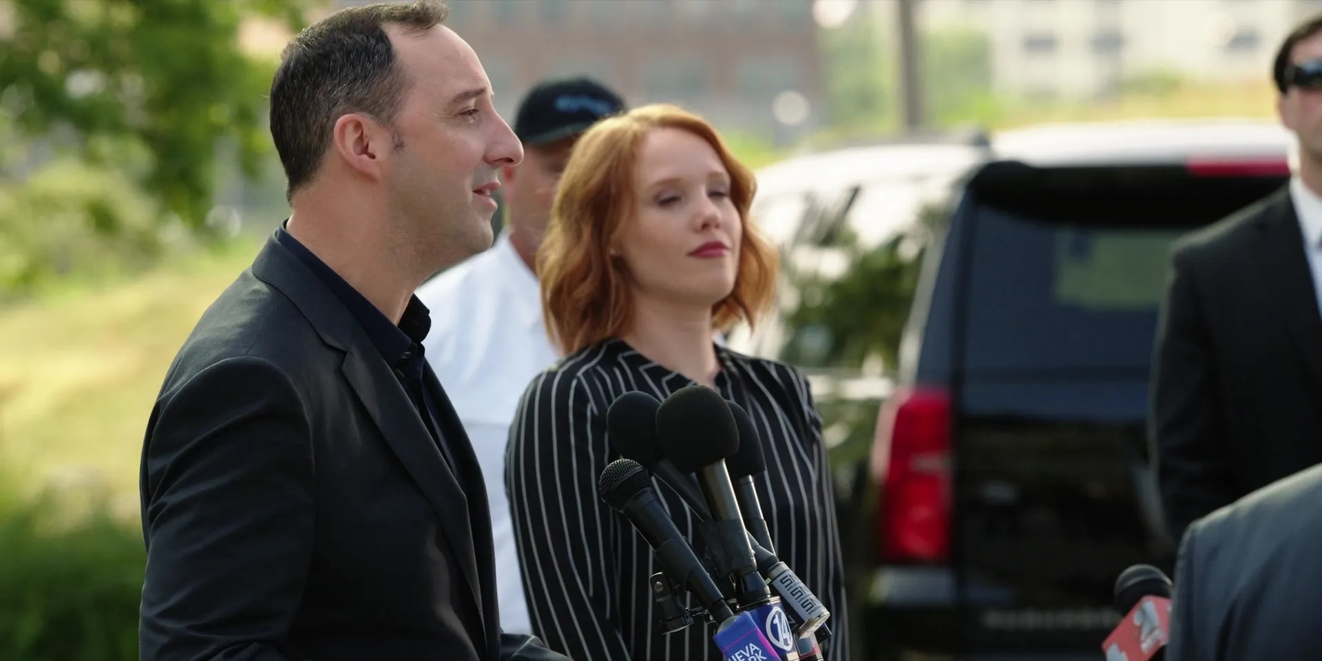 Tony Hale and Jessica Keenan Wynn in Clifford the Big Red Dog (2021)