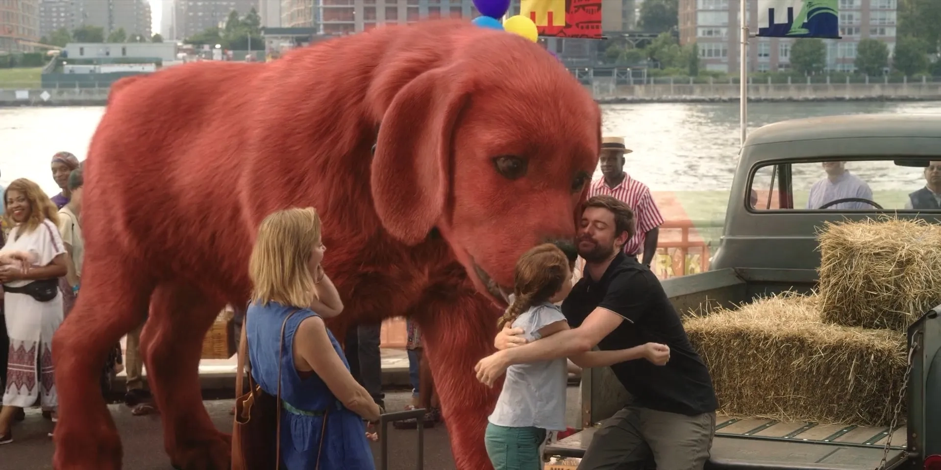 Sienna Guillory, Jack Whitehall, and Darby Camp in Clifford the Big Red Dog (2021)