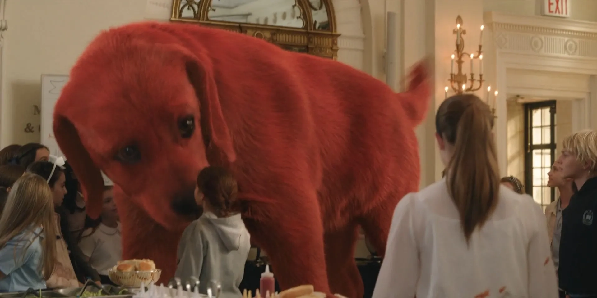 Jackson Frazer, Darby Camp, Madison Smith, and Mia Ronn in Clifford the Big Red Dog (2021)