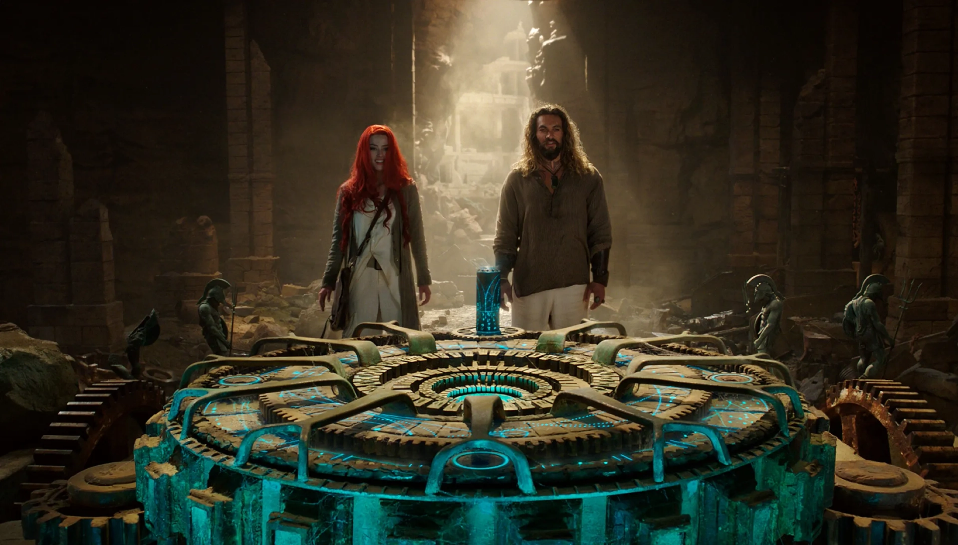 Jason Momoa and Amber Heard in Aquaman (2018)