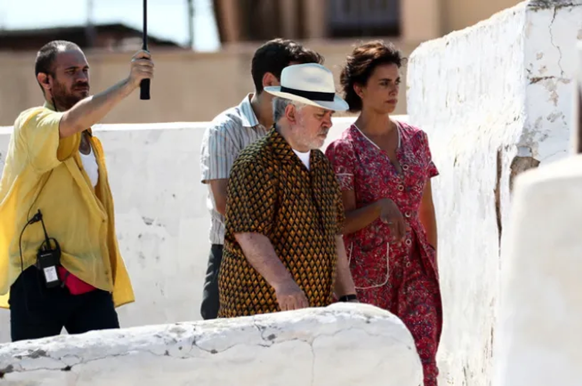 Pedro Almodóvar, Penélope Cruz, and Raúl Arévalo in Pain and Glory (2019)