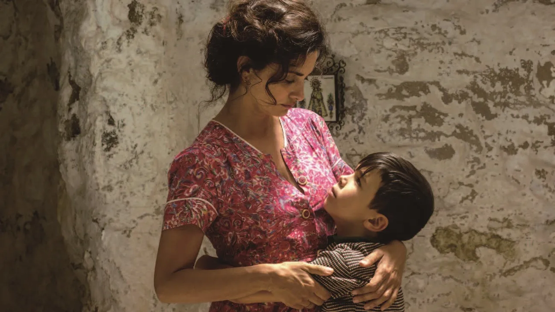 Penélope Cruz and Asier Flores in Pain and Glory (2019)