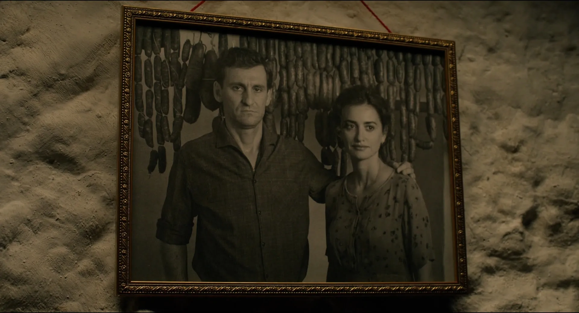 Penélope Cruz and Raúl Arévalo in Pain and Glory (2019)