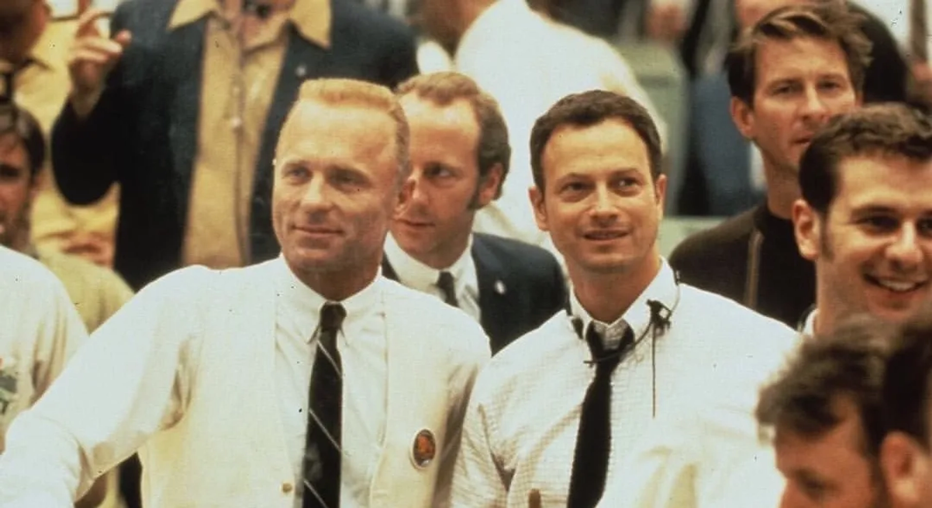 Ed Harris and Gary Sinise in Apollo 13 (1995)