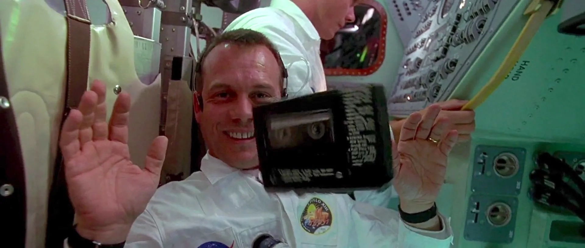 Kevin Bacon and Bill Paxton in Apollo 13 (1995)