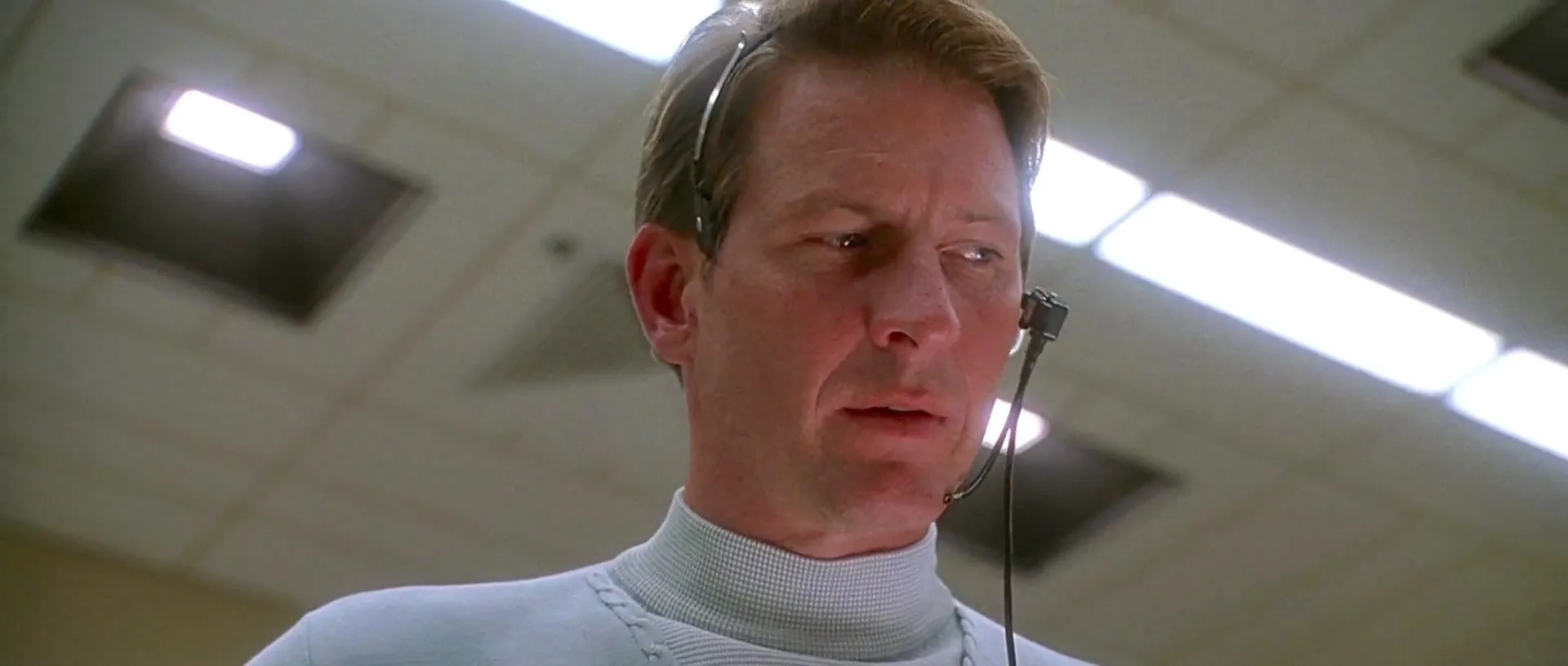 Brett Cullen in Apollo 13 (1995)