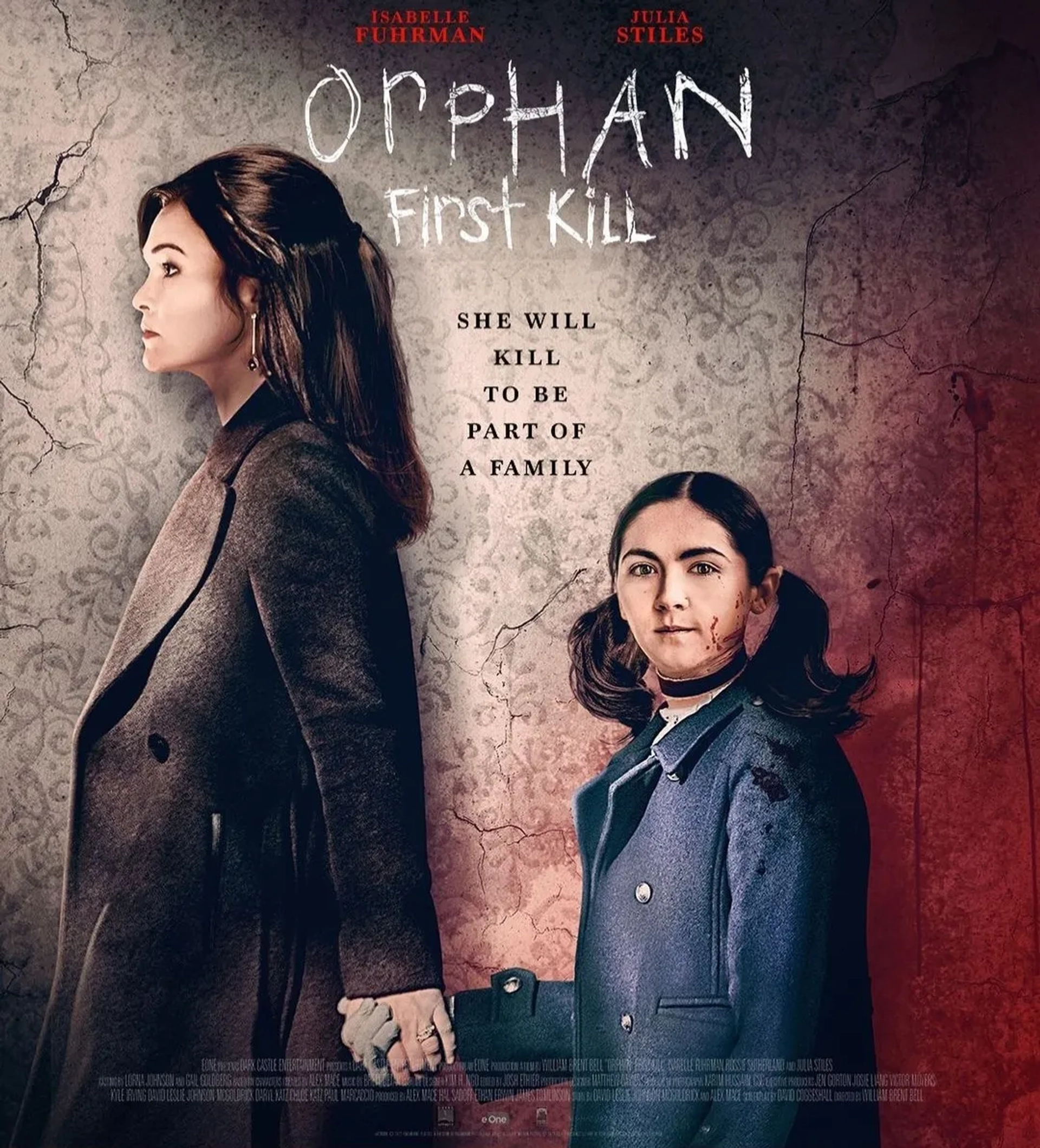 Julia Stiles, William Brent Bell, and Isabelle Fuhrman in Orphan: First Kill (2022)