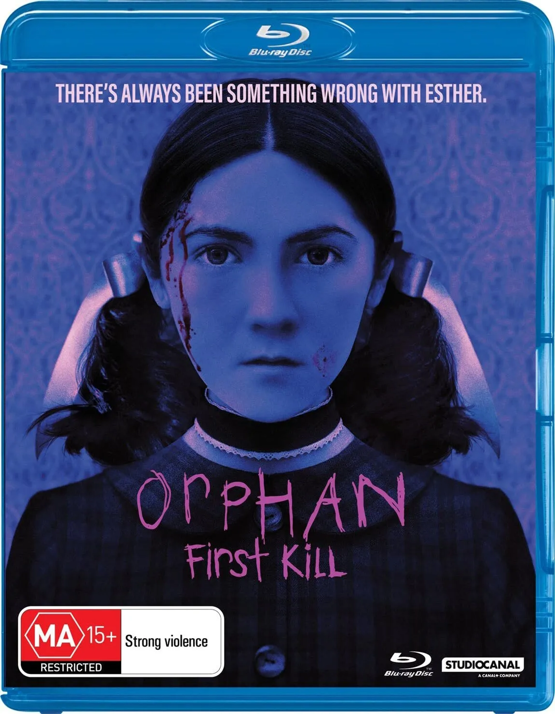 Julia Stiles, William Brent Bell, and Isabelle Fuhrman in Orphan: First Kill (2022)