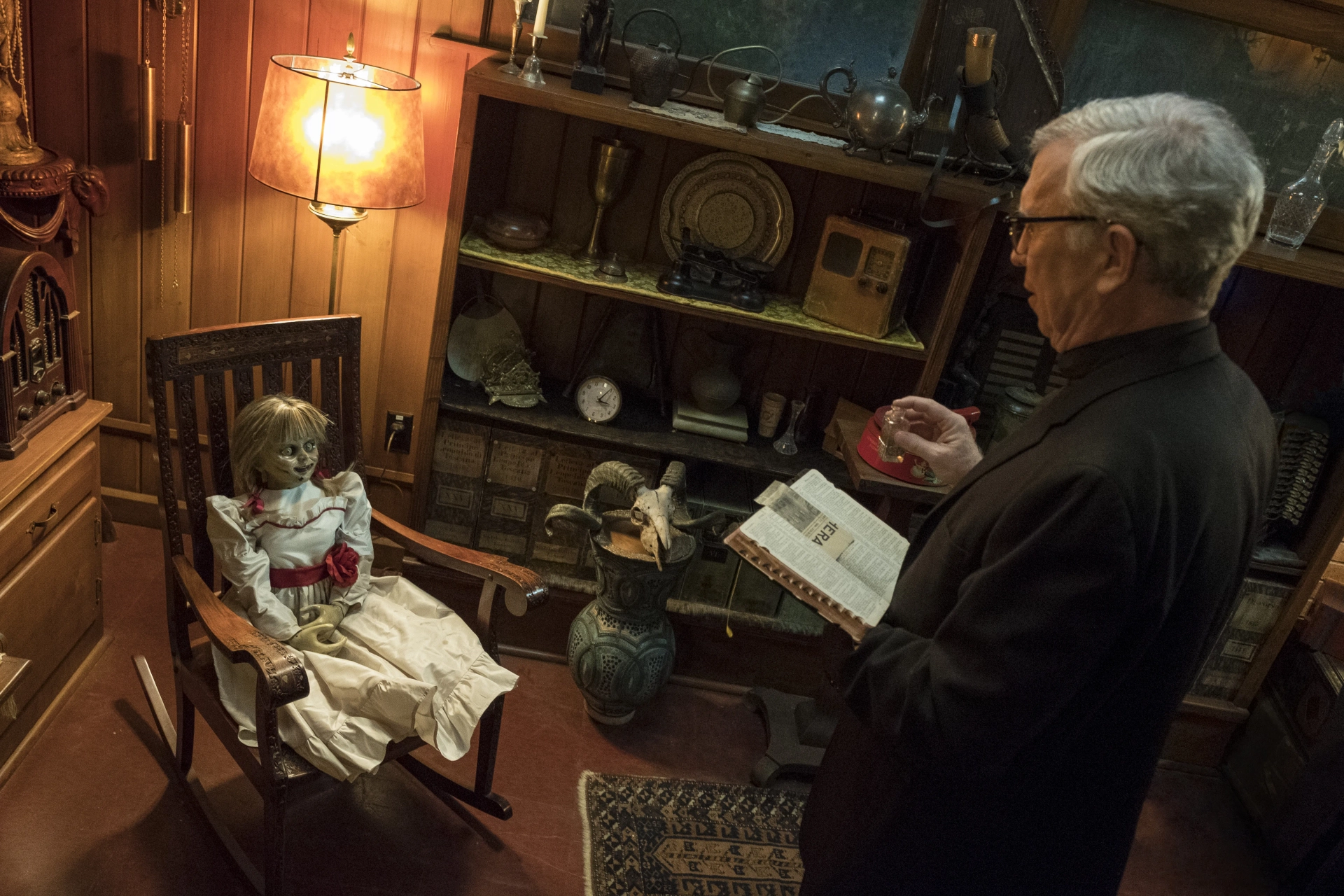 Steve Coulter in Annabelle Comes Home (2019)