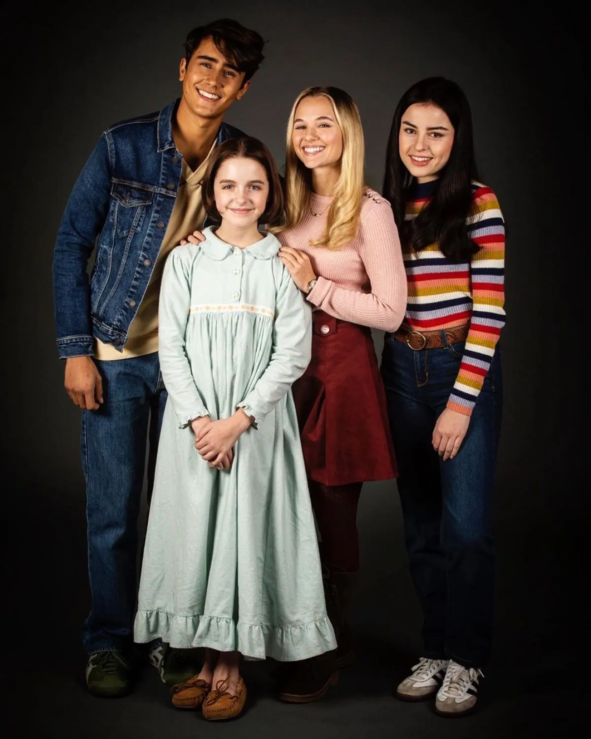 Katie Sarife, Mckenna Grace, Madison Iseman, and Michael Cimino in Annabelle Comes Home (2019)