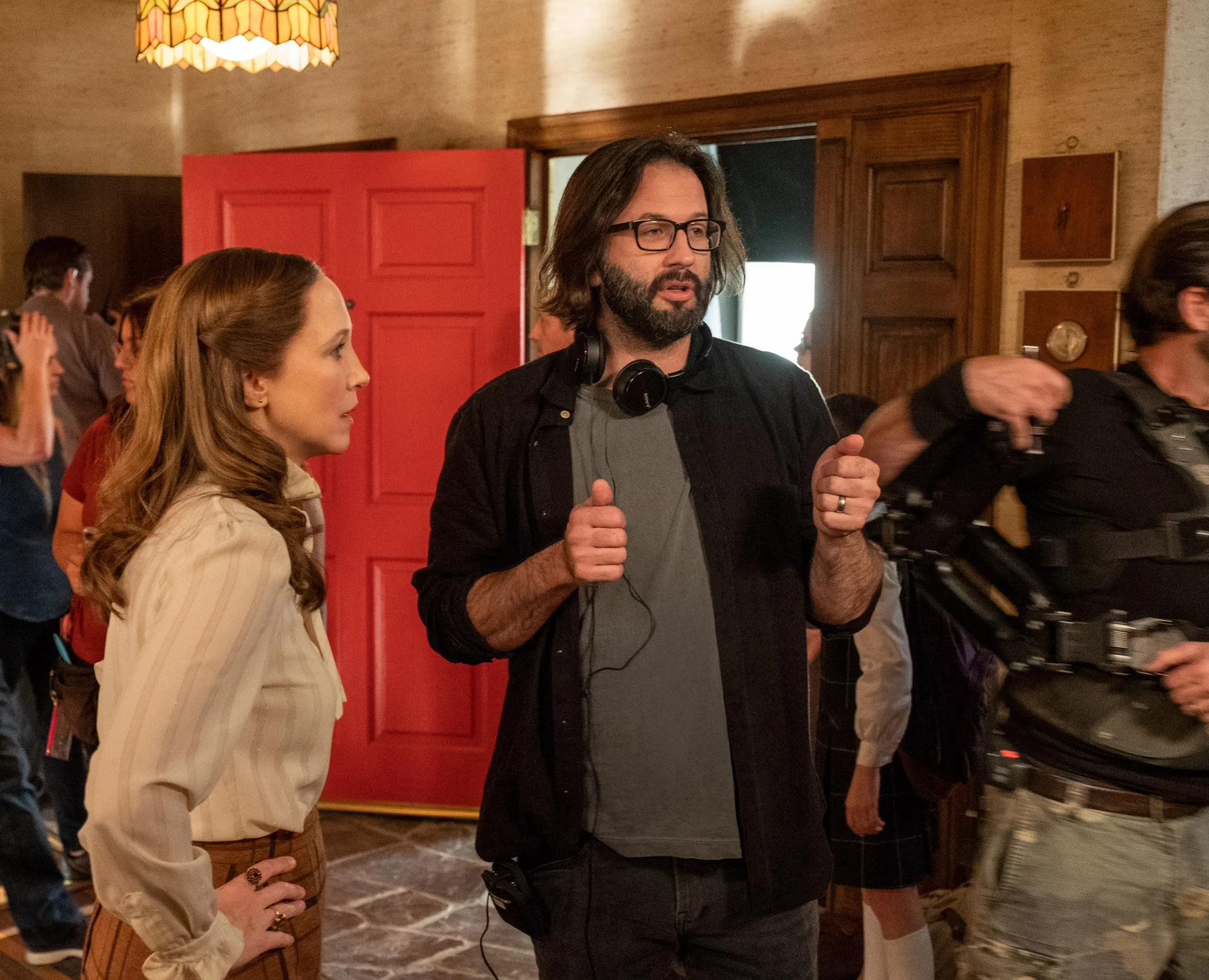 Vera Farmiga and Gary Dauberman in Annabelle Comes Home (2019)