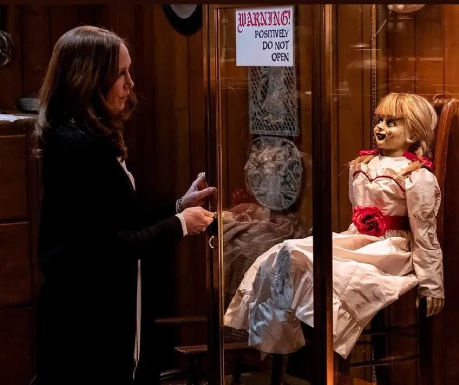 Vera Farmiga in Annabelle Comes Home (2019)