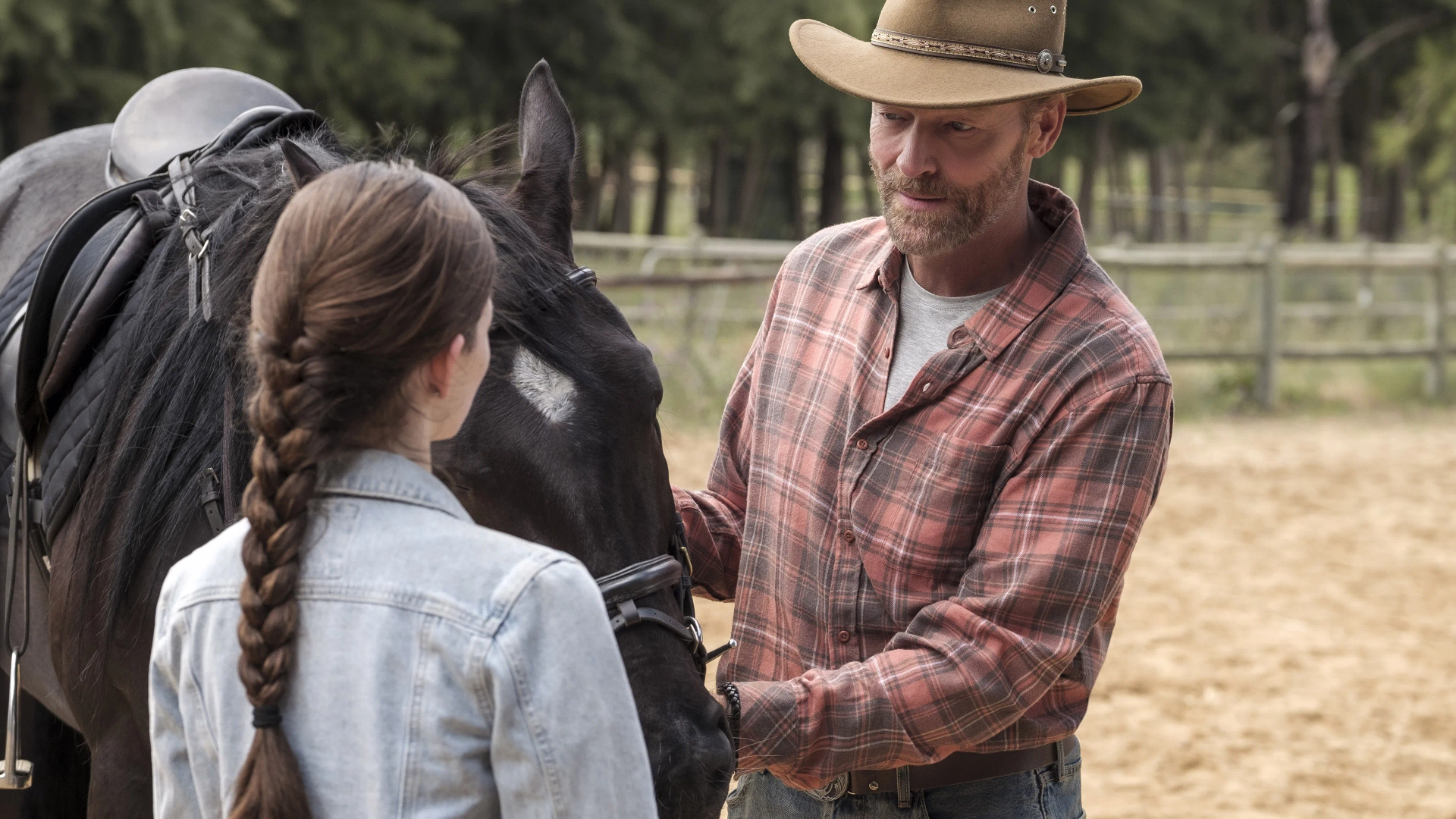 Iain Glen and Mackenzie Foy in Black Beauty (2020)