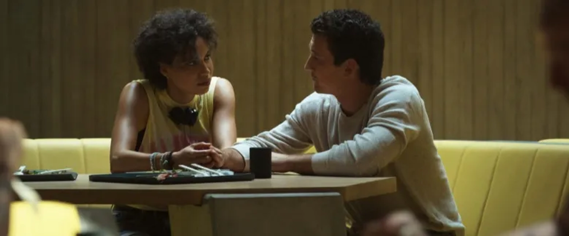 Jurnee Smollett and Miles Teller in Spiderhead (2022)