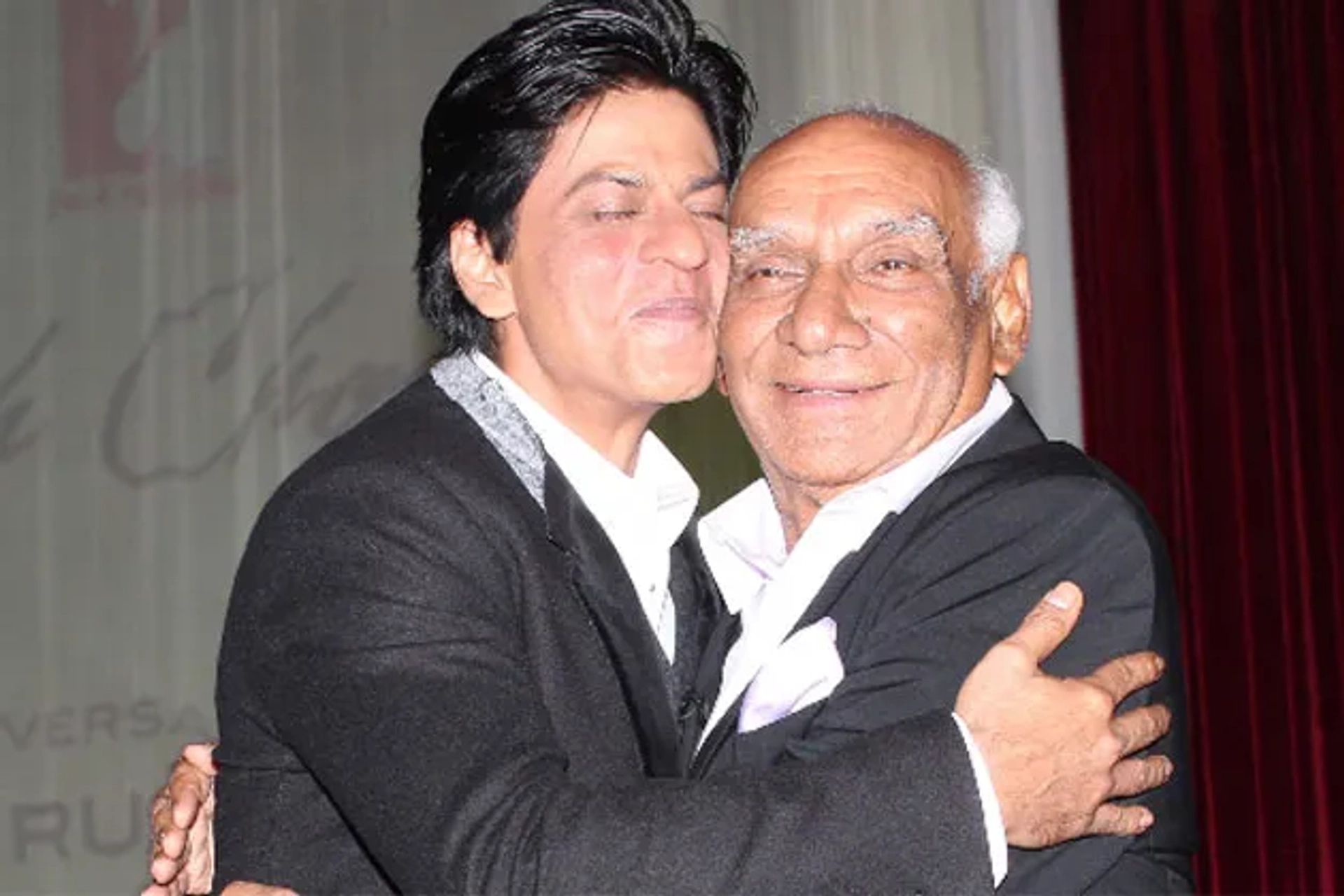 Yash Chopra and Shah Rukh Khan at an event for Jab Tak Hai Jaan (2012)