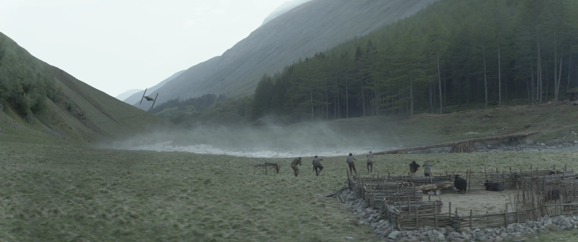 Diego Luna, Ebon Moss-Bachrach, Faye Marsay, Alex Lawther, Varada Sethu, and Gershwyn Eustache Jnr in Andor (2022)