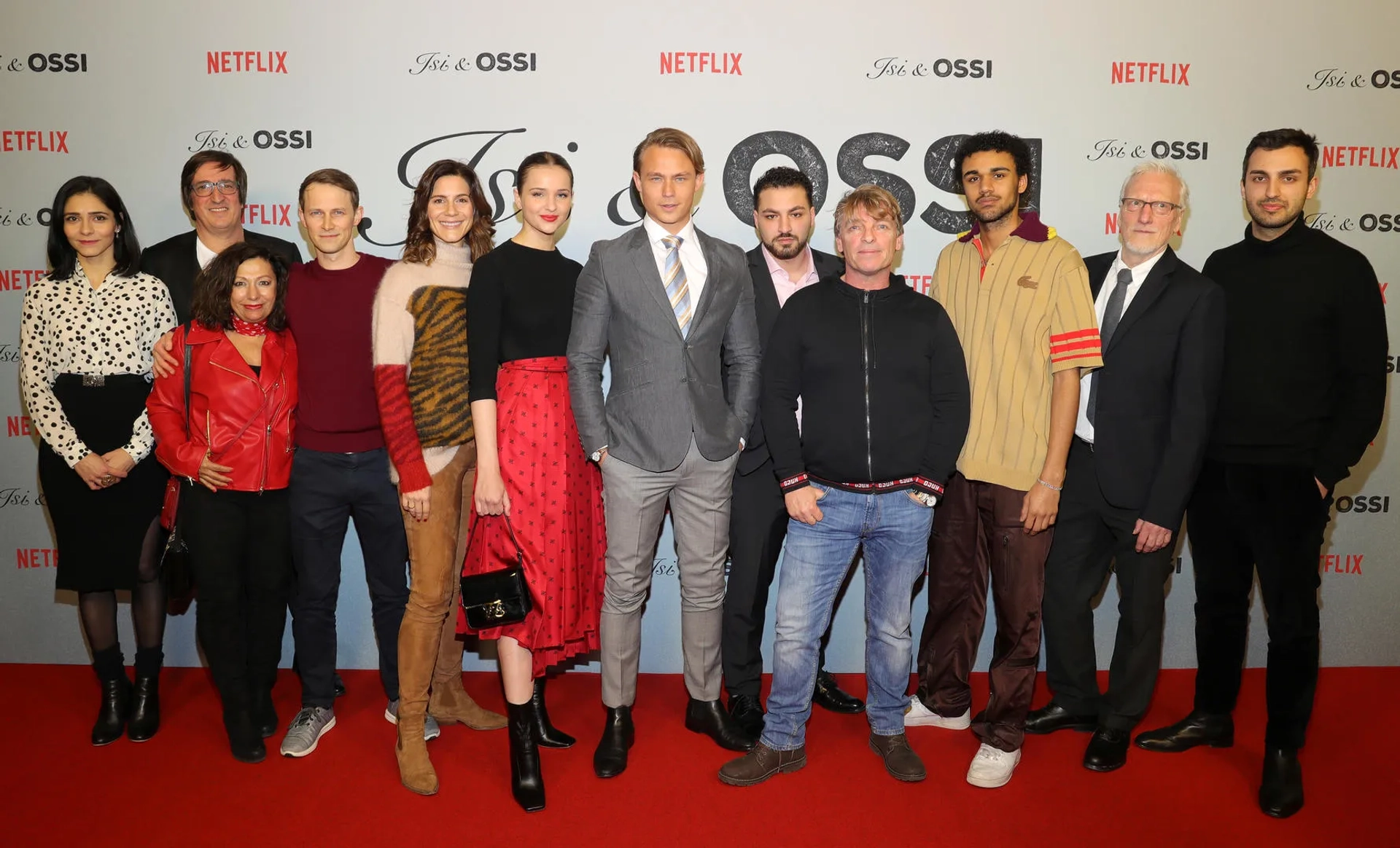 Susanna Capurso, Uwe Schott, Ernst Stötzner, Pegah Ferydoni, Christina Hecke, Langston Uibel, Dennis Mojen, Oliver Kienle, Lisa Vicari, Jorgo Narjes, and Walid Al-Atiyat in Isi & Ossi (2020)
