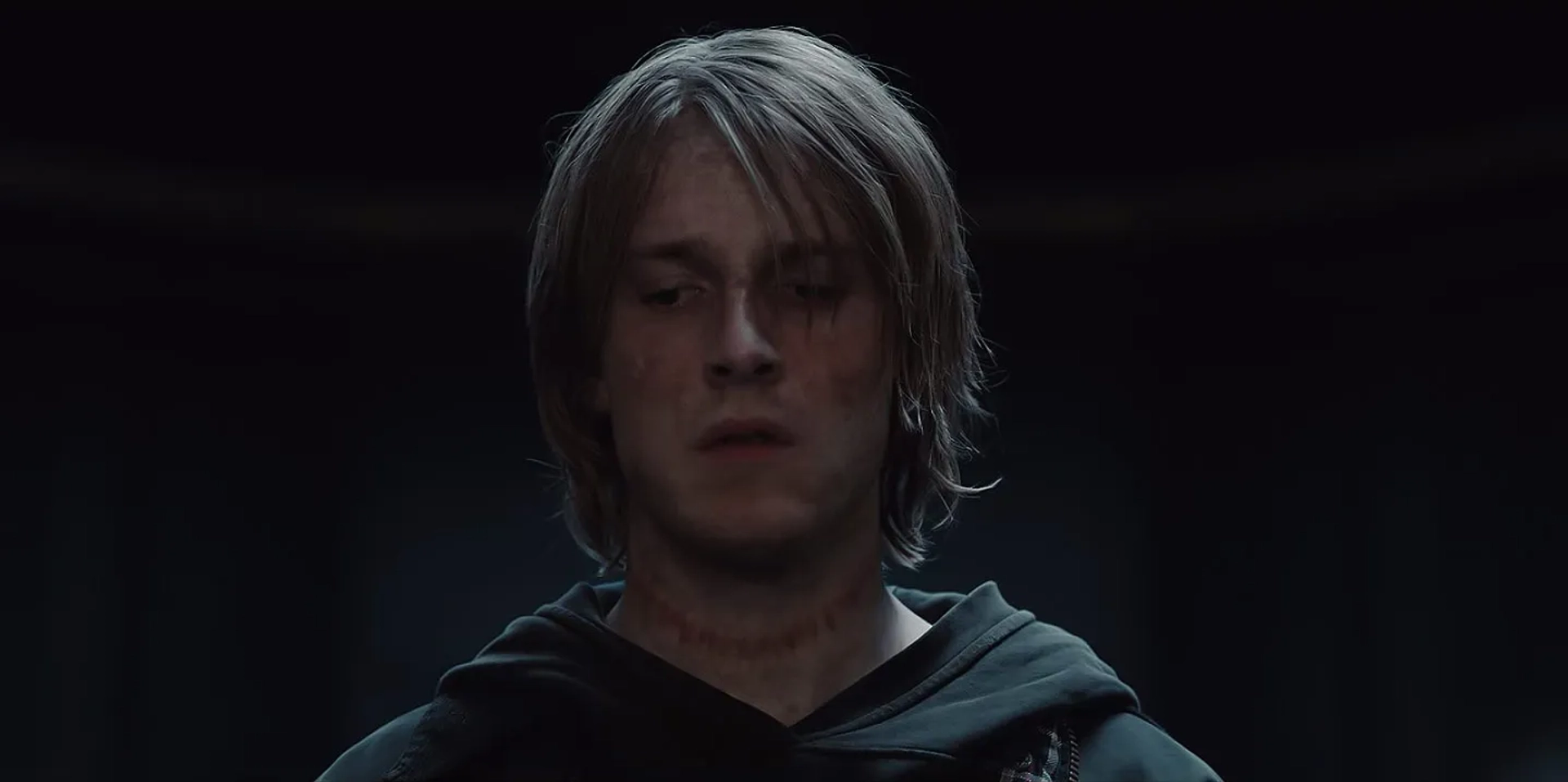 Louis Hofmann in Dark: Die Überlebenden (2020)