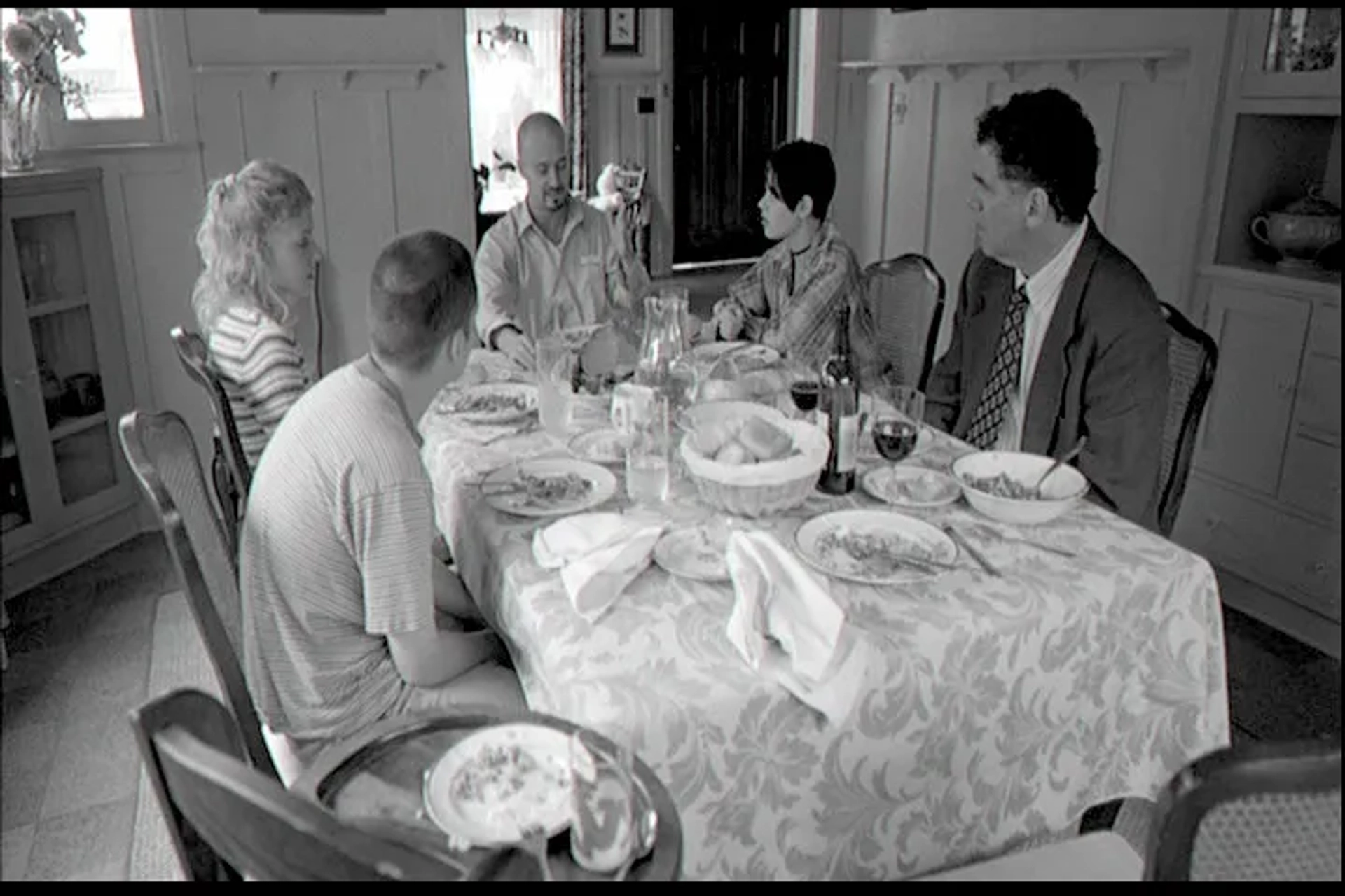 Fairuza Balk, Beverly D'Angelo, Edward Furlong, Elliott Gould, and Edward Norton in American History X (1998)