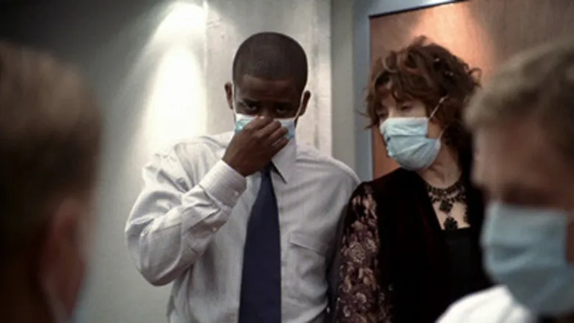 Lily Tomlin and Dulé Hill in The West Wing (1999)