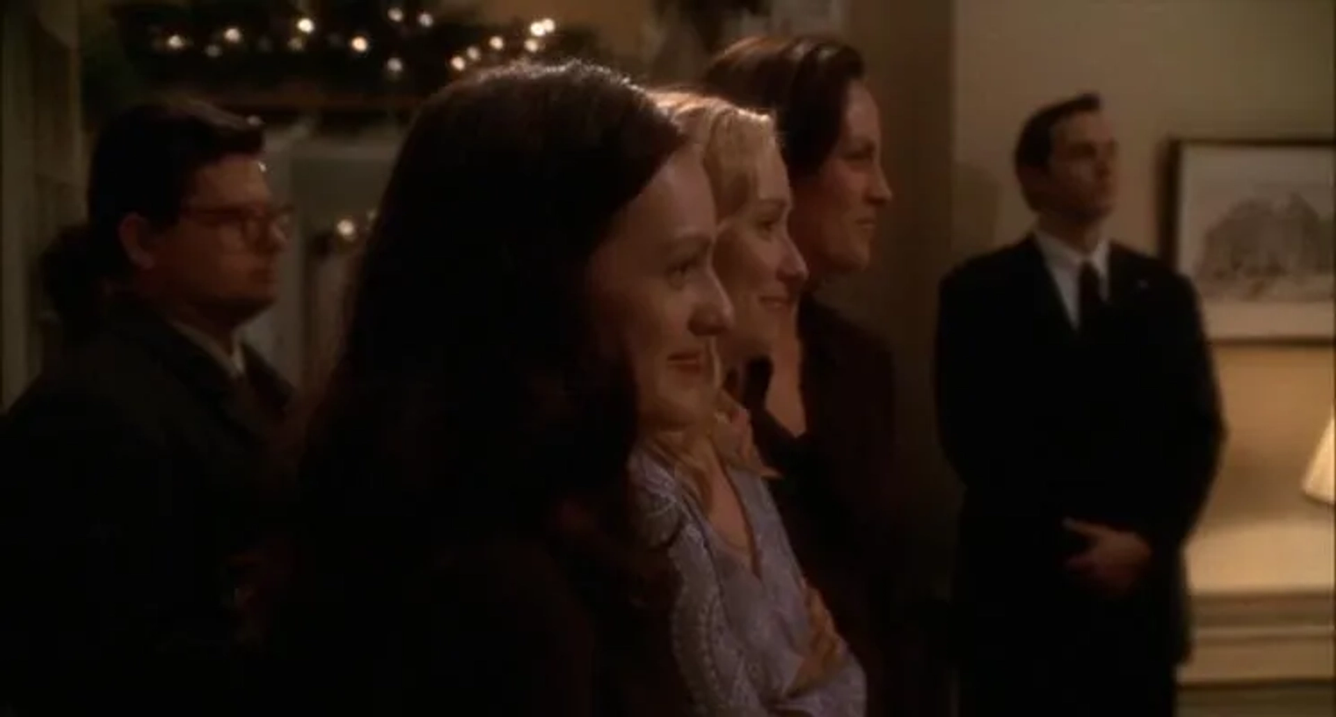 Annabeth Gish, Elisabeth Moss, and Nina Siemaszko in The West Wing (1999)