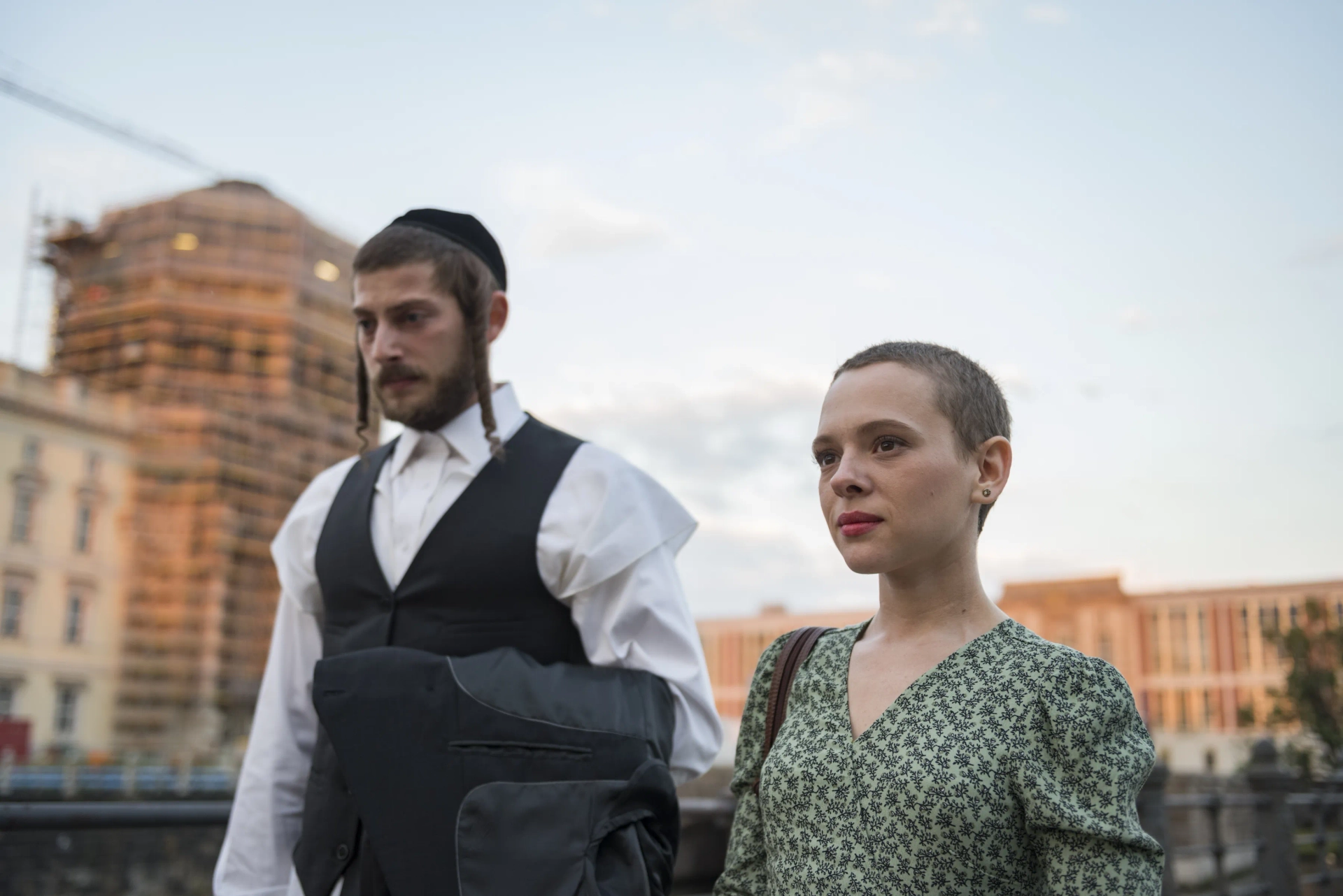 Shira Haas and Amit Rahav in Unorthodox (2020)