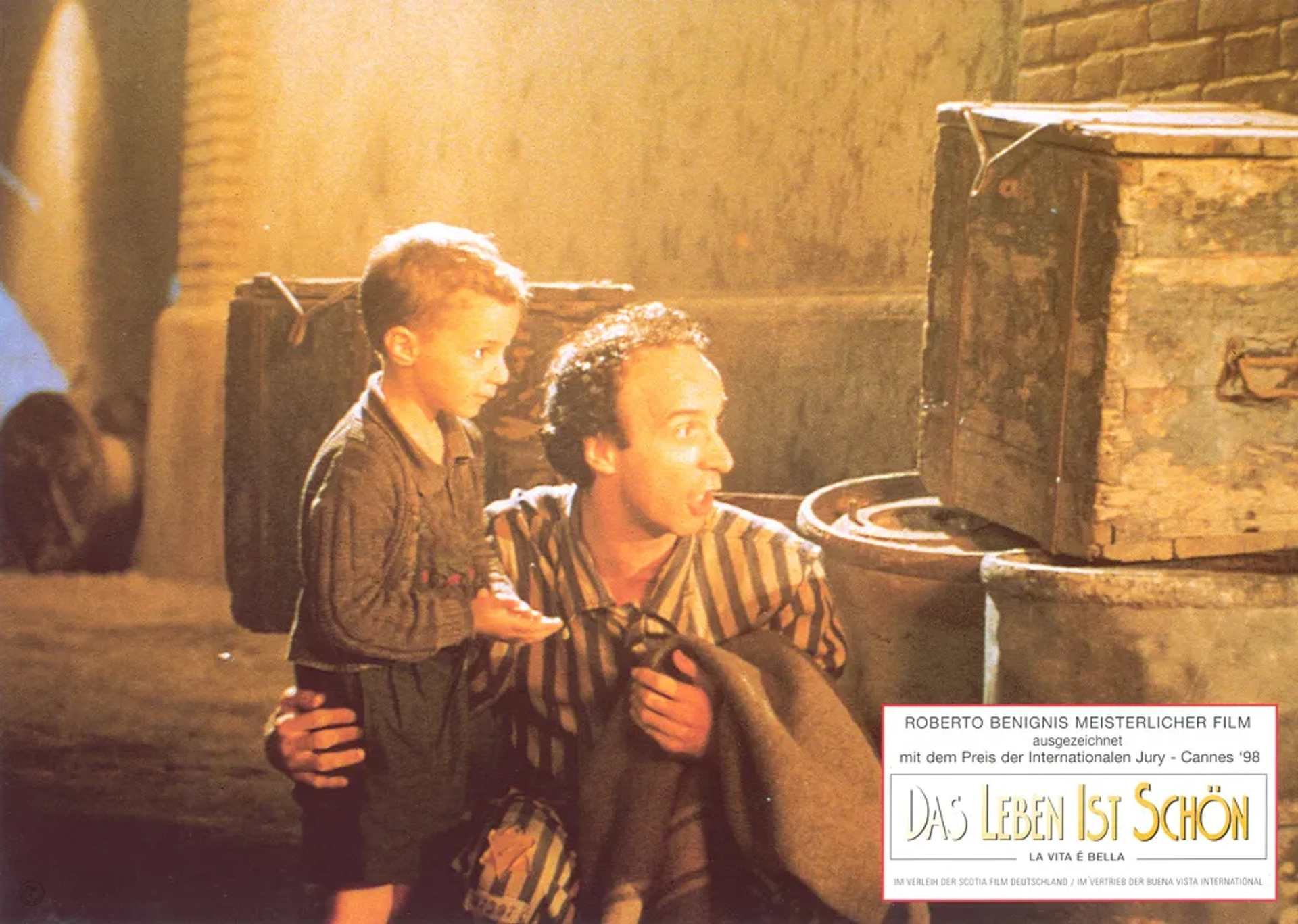 Roberto Benigni and Giorgio Cantarini in Life Is Beautiful (1997)