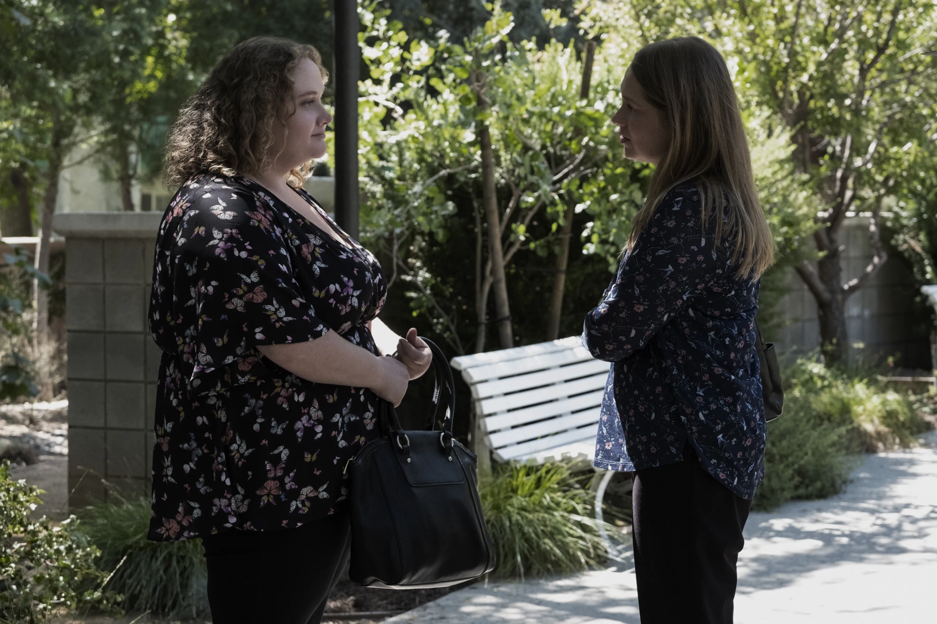 Merritt Wever and Danielle Macdonald in Unbelievable (2019)