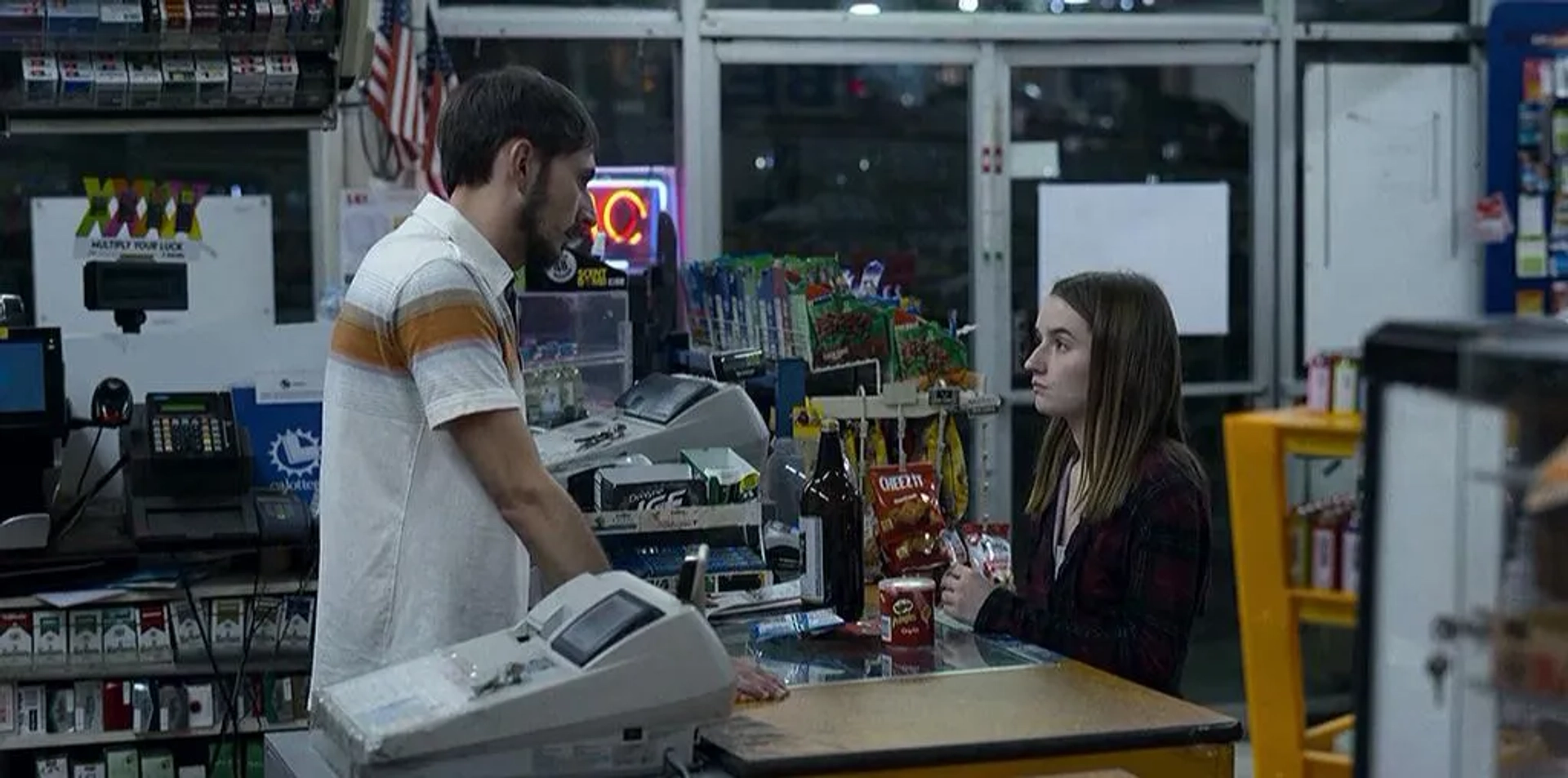 Kaitlyn Dever and Eric Henry in Unbelievable (2019)