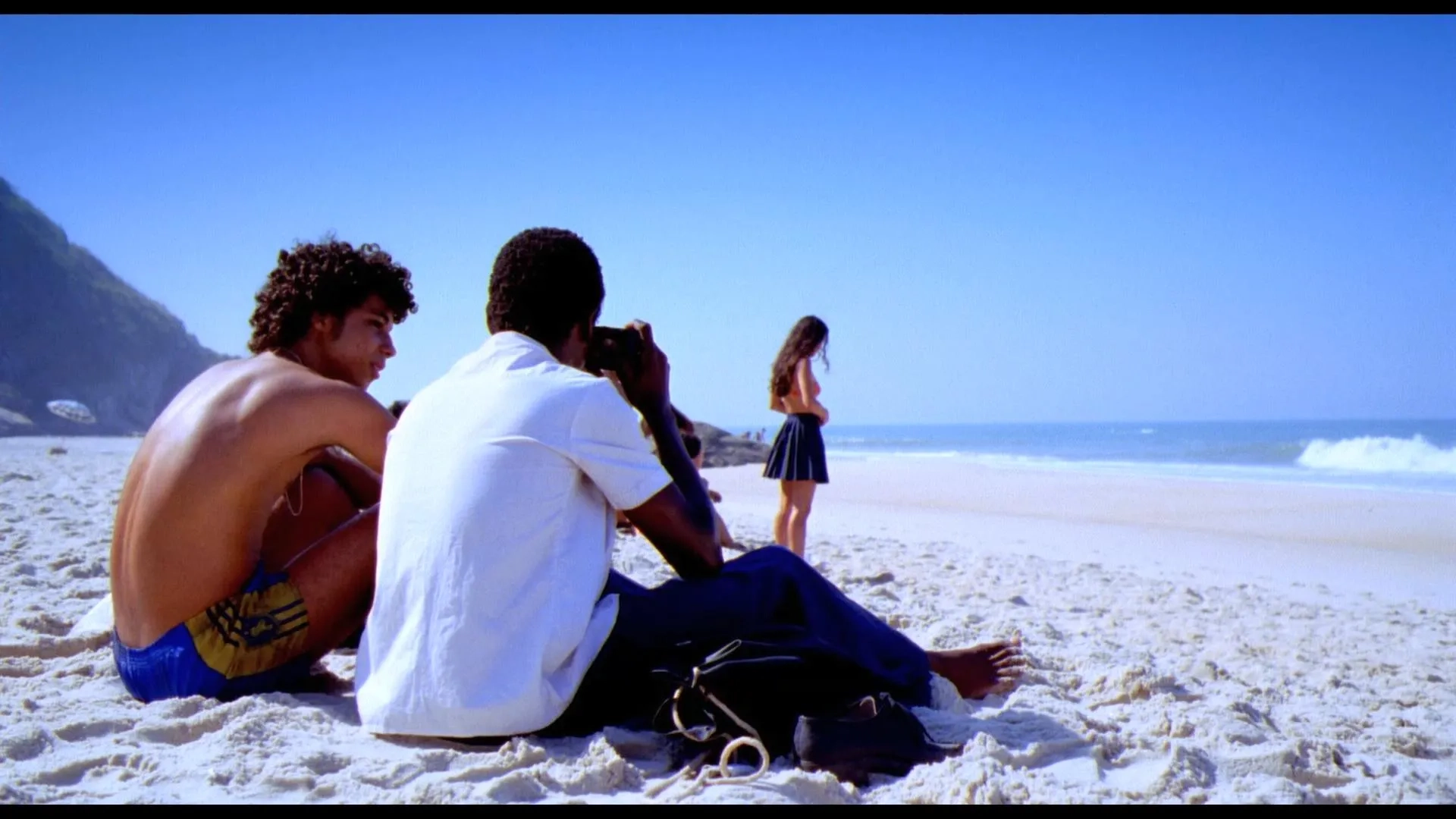 Alice Braga and Alexandre Rodrigues in City of God (2002)