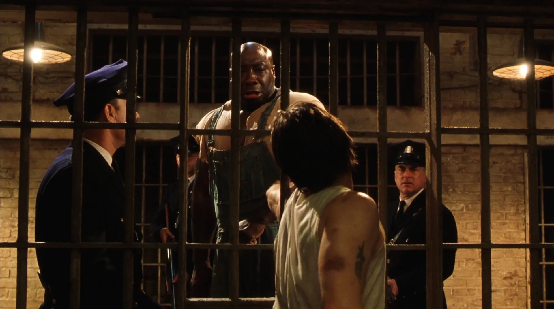 Michael Clarke Duncan and Jeffrey DeMunn in The Green Mile (1999)