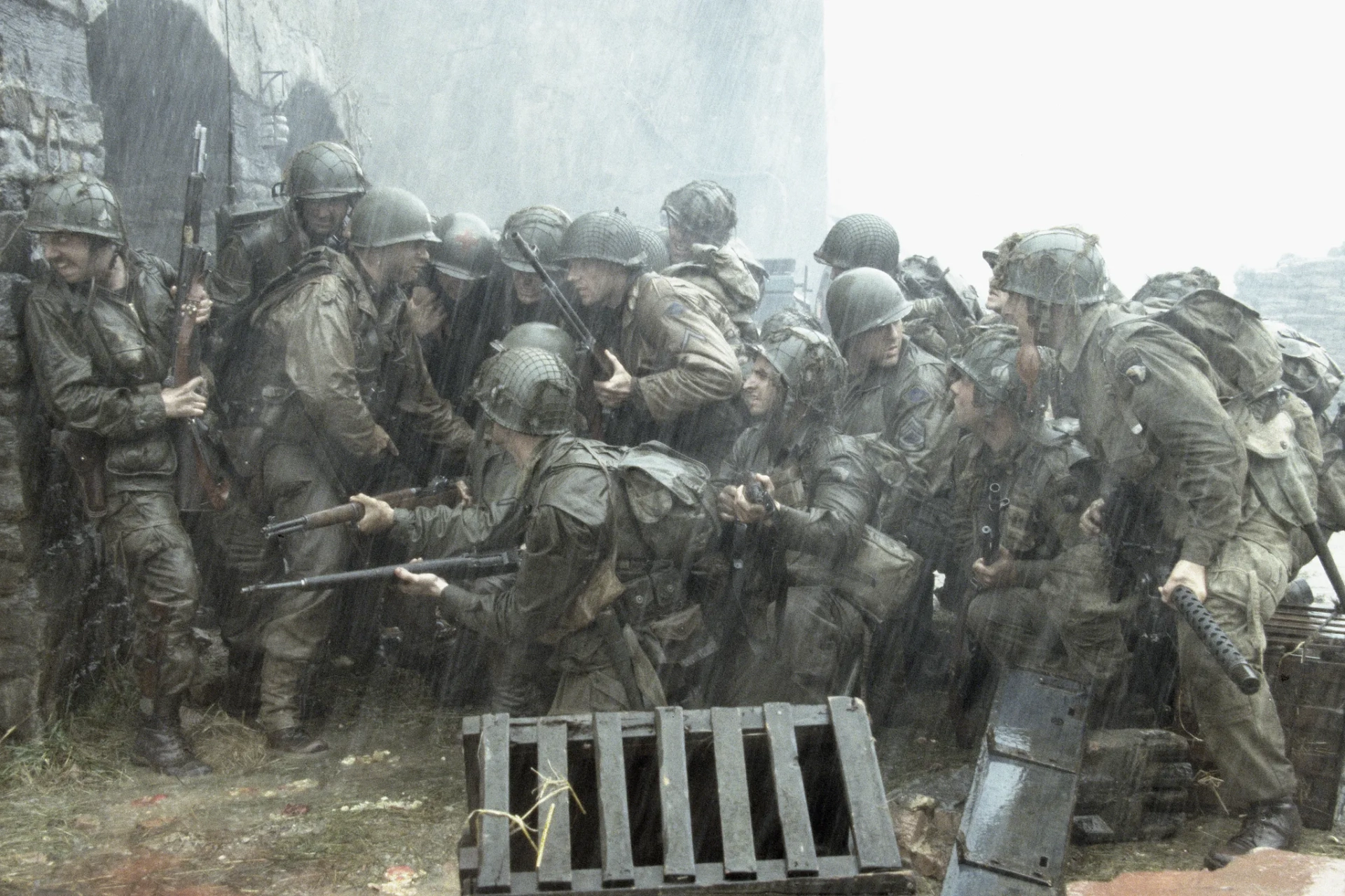 Tom Hanks, Tom Sizemore, Edward Burns, and Paul Giamatti in Saving Private Ryan (1998)