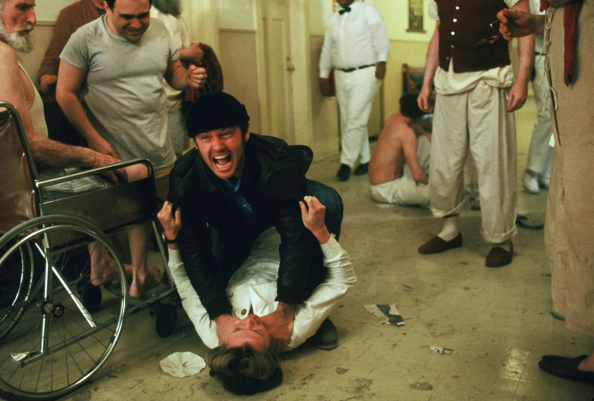 Jack Nicholson, Danny DeVito, Louise Fletcher, and Peter Brocco in One Flew Over the Cuckoo's Nest (1975)