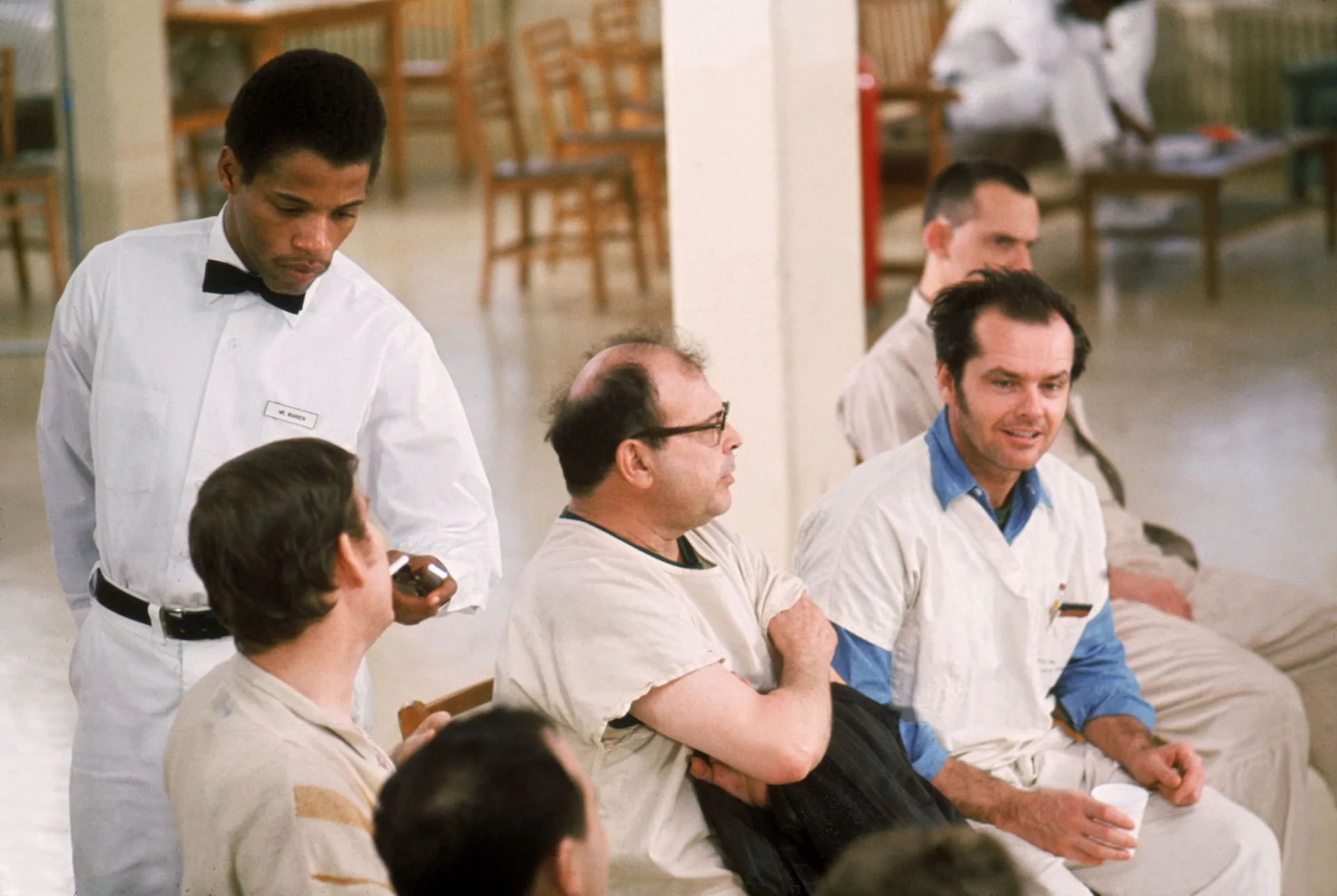 Jack Nicholson, Christopher Lloyd, Mwako Cumbuka, Sydney Lassick, and William Redfield in One Flew Over the Cuckoo's Nest (1975)