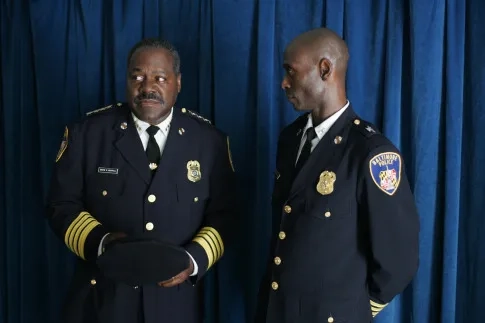Frankie Faison and Lance Reddick in The Wire (2002)