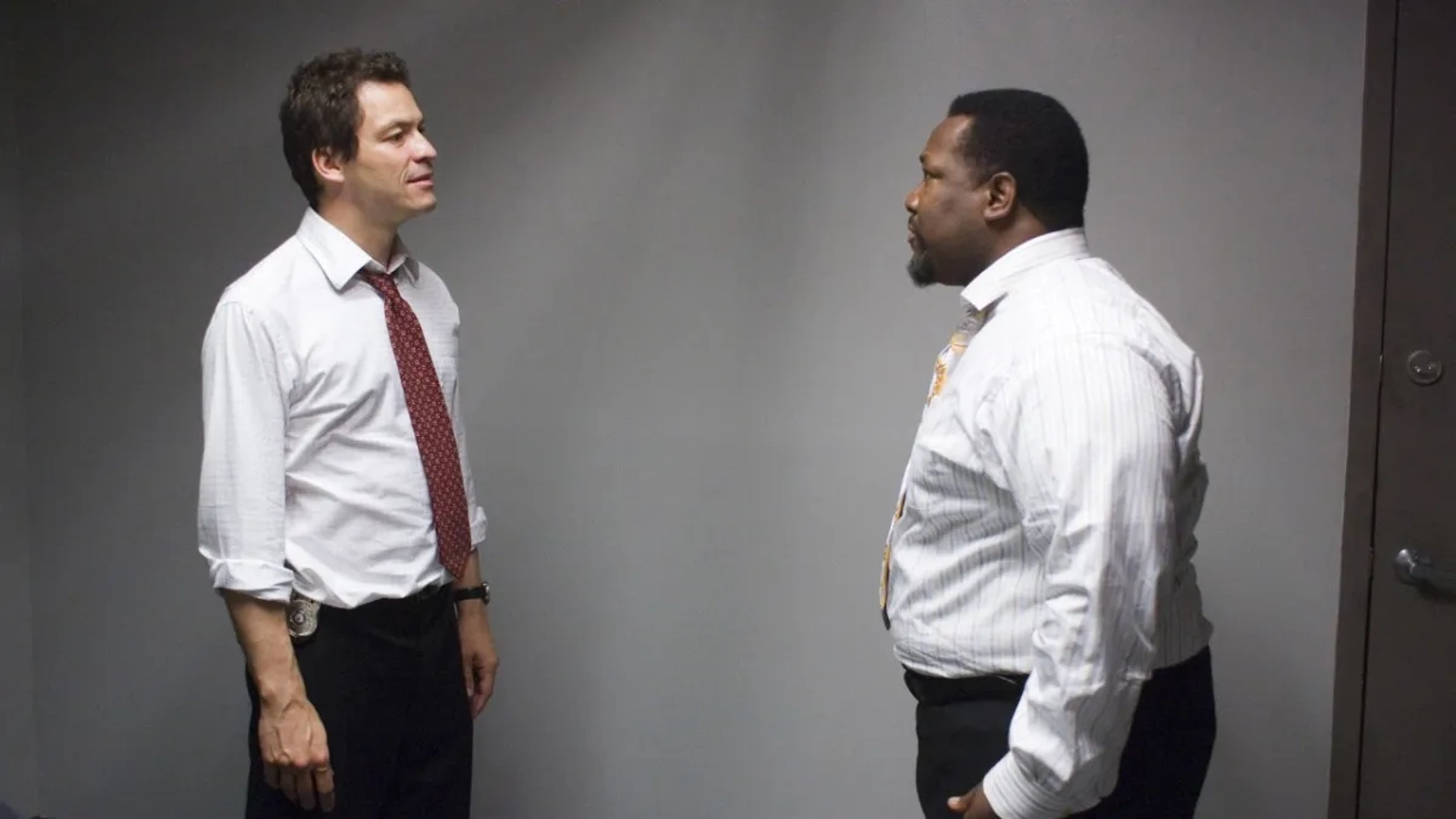 Wendell Pierce and Dominic West in The Wire (2002)
