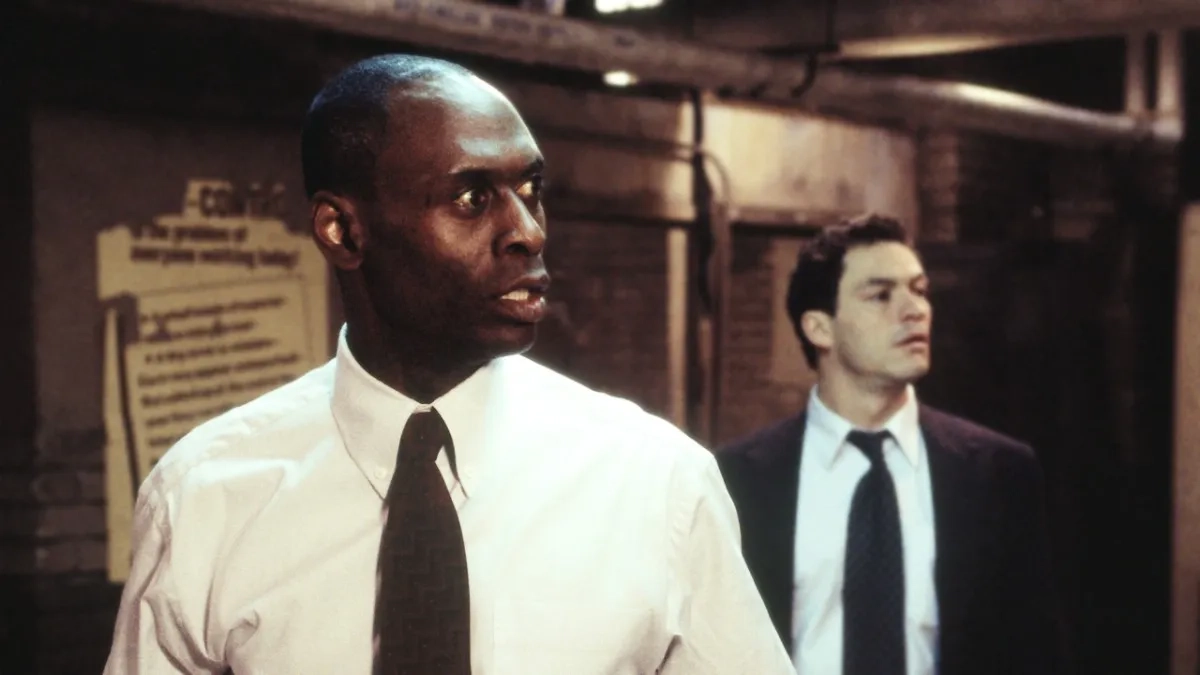 Lance Reddick and Dominic West in The Wire (2002)