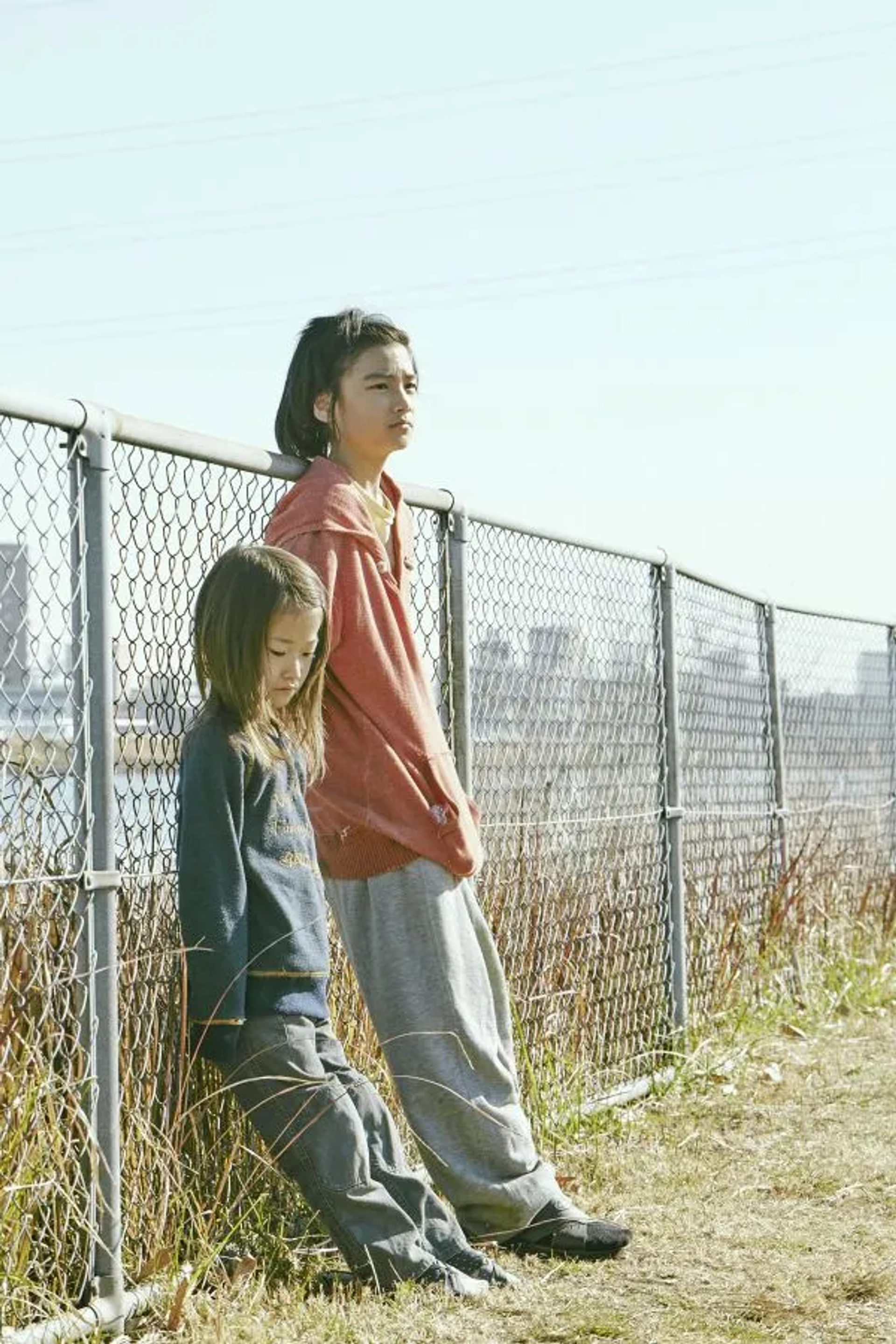 Miyu Sasaki and Jyo Kairi in Shoplifters (2018)