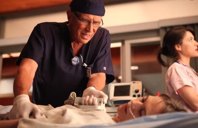 Peter Weller in House (2004)