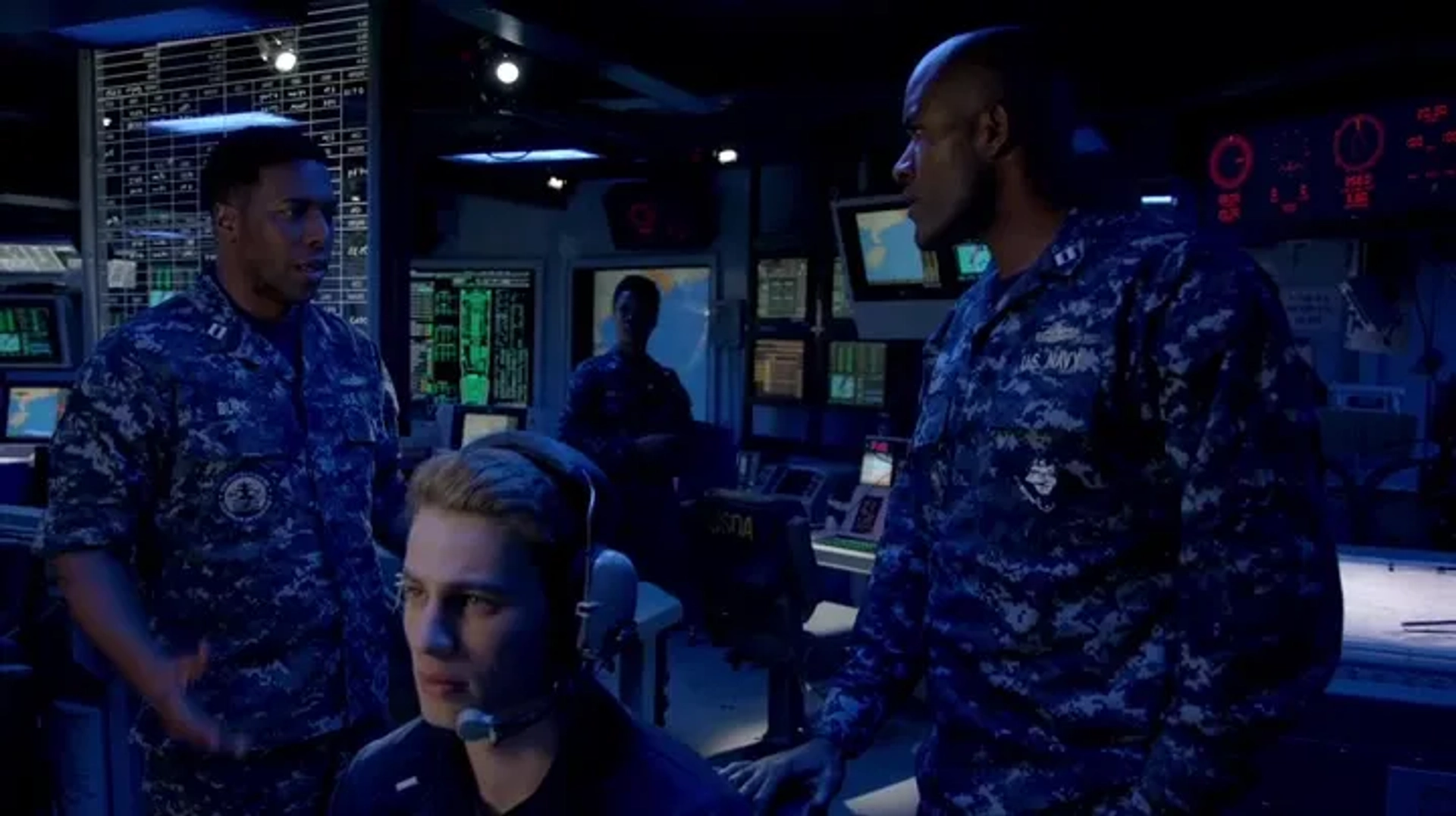 LaMonica Garrett and Jocko Sims in The Last Ship (2014)