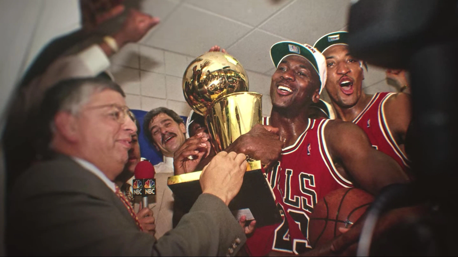 Michael Jordan, Phil Jackson, Scottie Pippen, and David Stern in The Last Dance (2020)