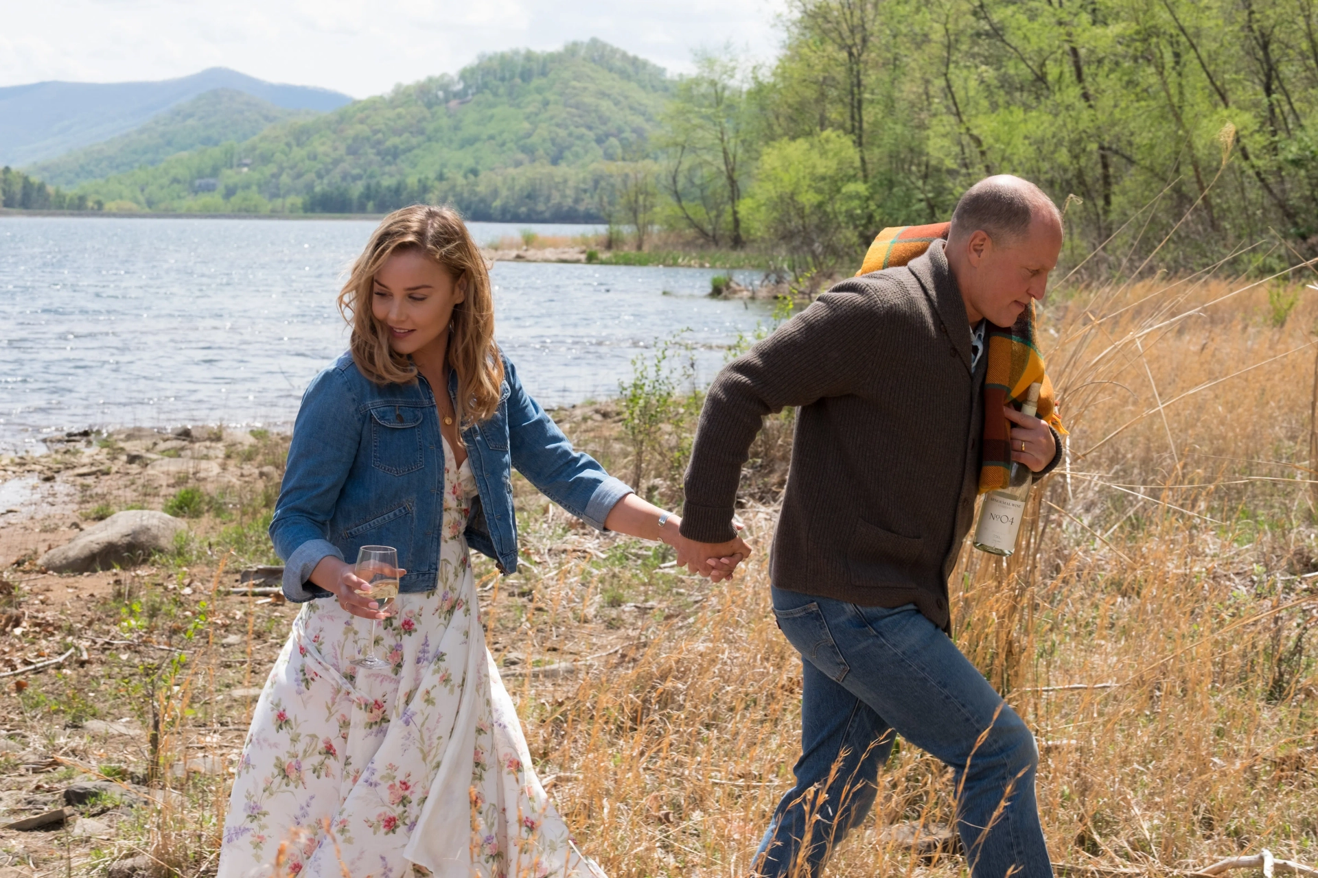 Woody Harrelson and Abbie Cornish in Three Billboards Outside Ebbing, Missouri (2017)