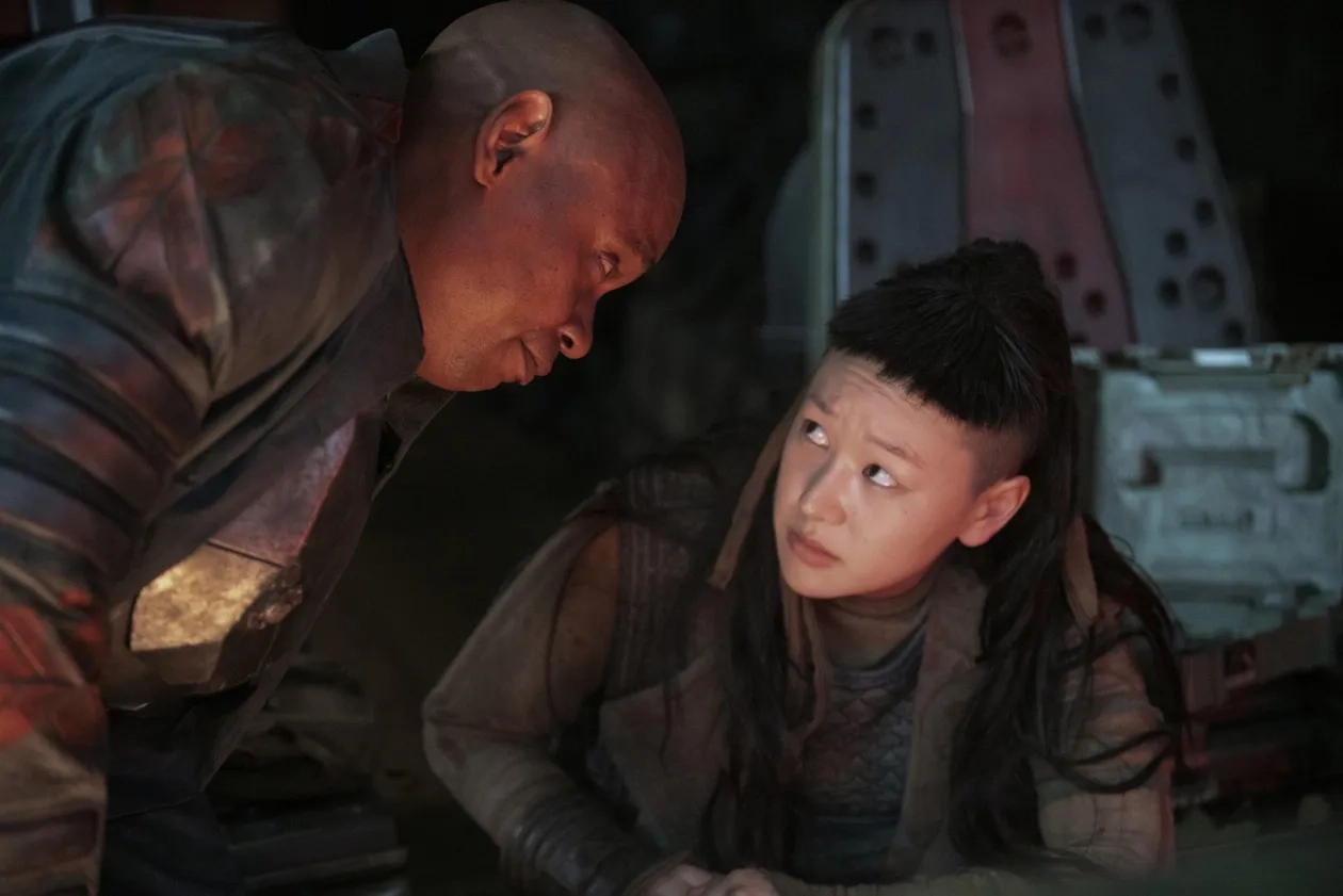 Bokeem Woodbine and Yerin Ha in Halo (2022)