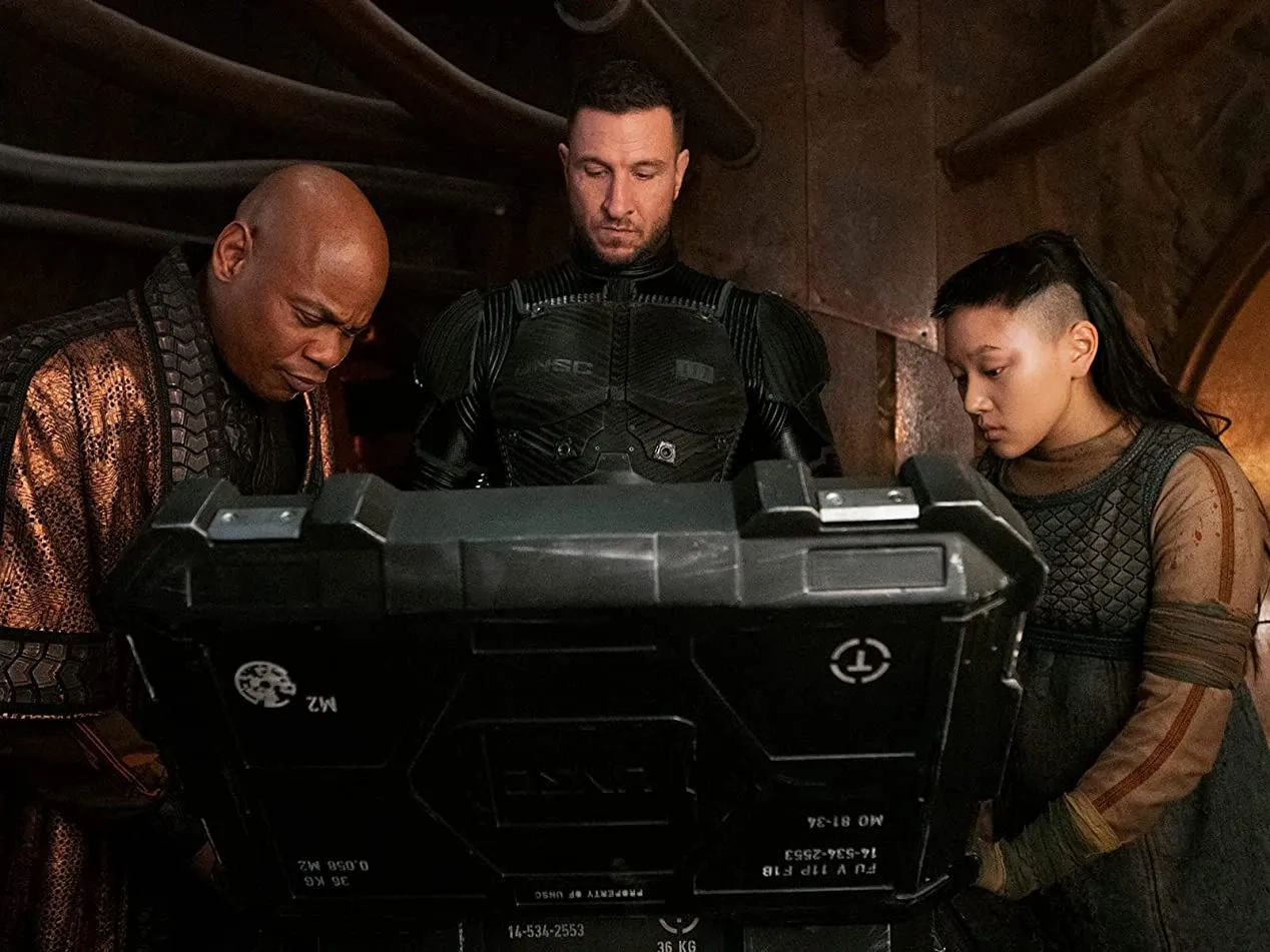 Bokeem Woodbine, Pablo Schreiber, and Yerin Ha in Halo (2022)