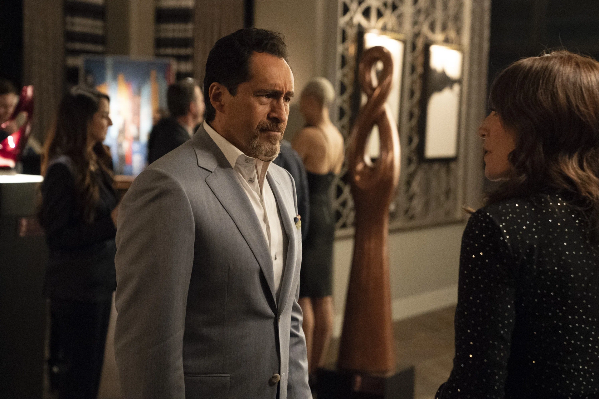 Katey Sagal and Demián Bichir in Grand Hotel (2019)