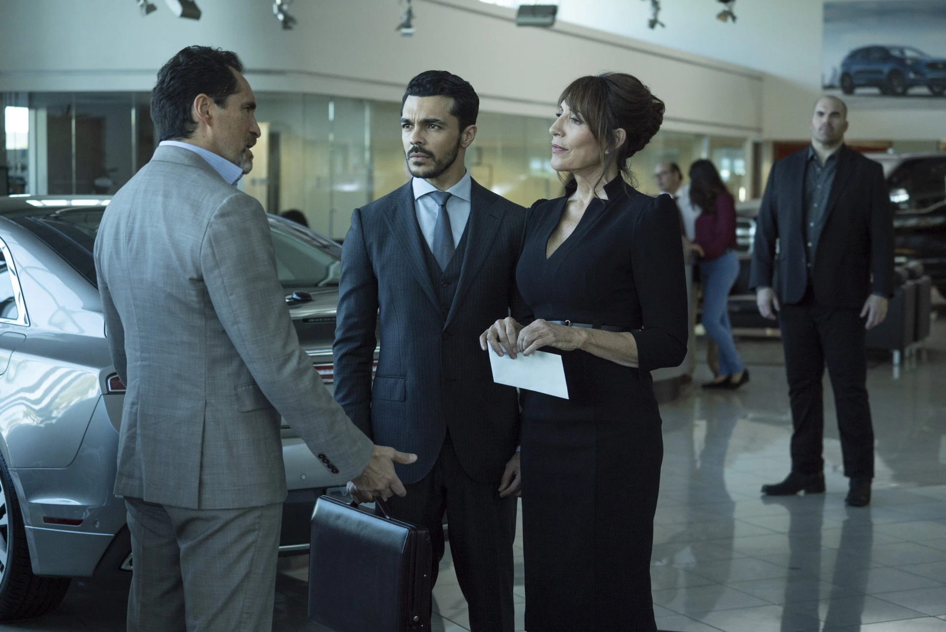 Katey Sagal, Demián Bichir, Brandon Molale, and Shalim Ortiz in Grand Hotel (2019)