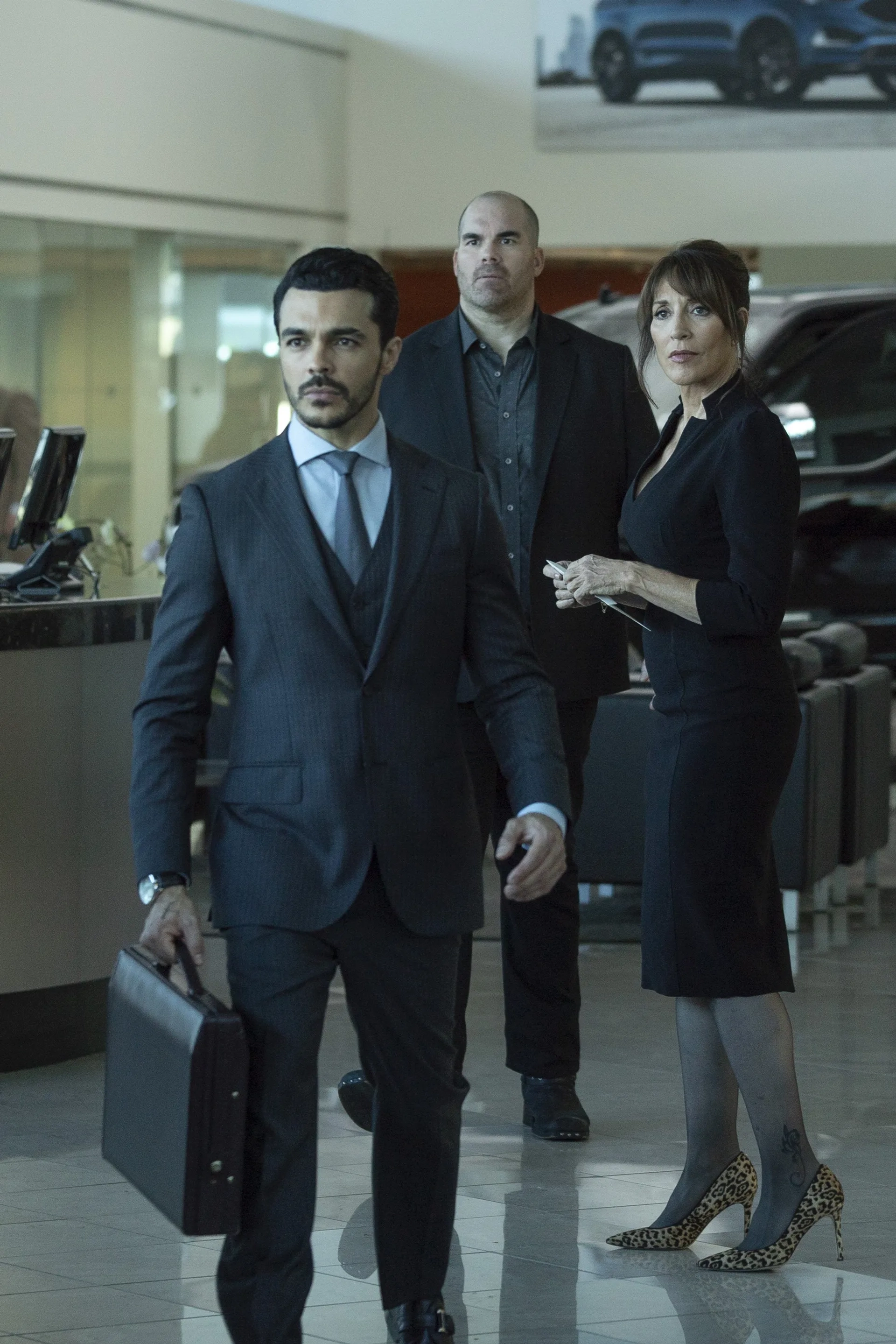 Katey Sagal, Brandon Molale, and Shalim Ortiz in Grand Hotel (2019)